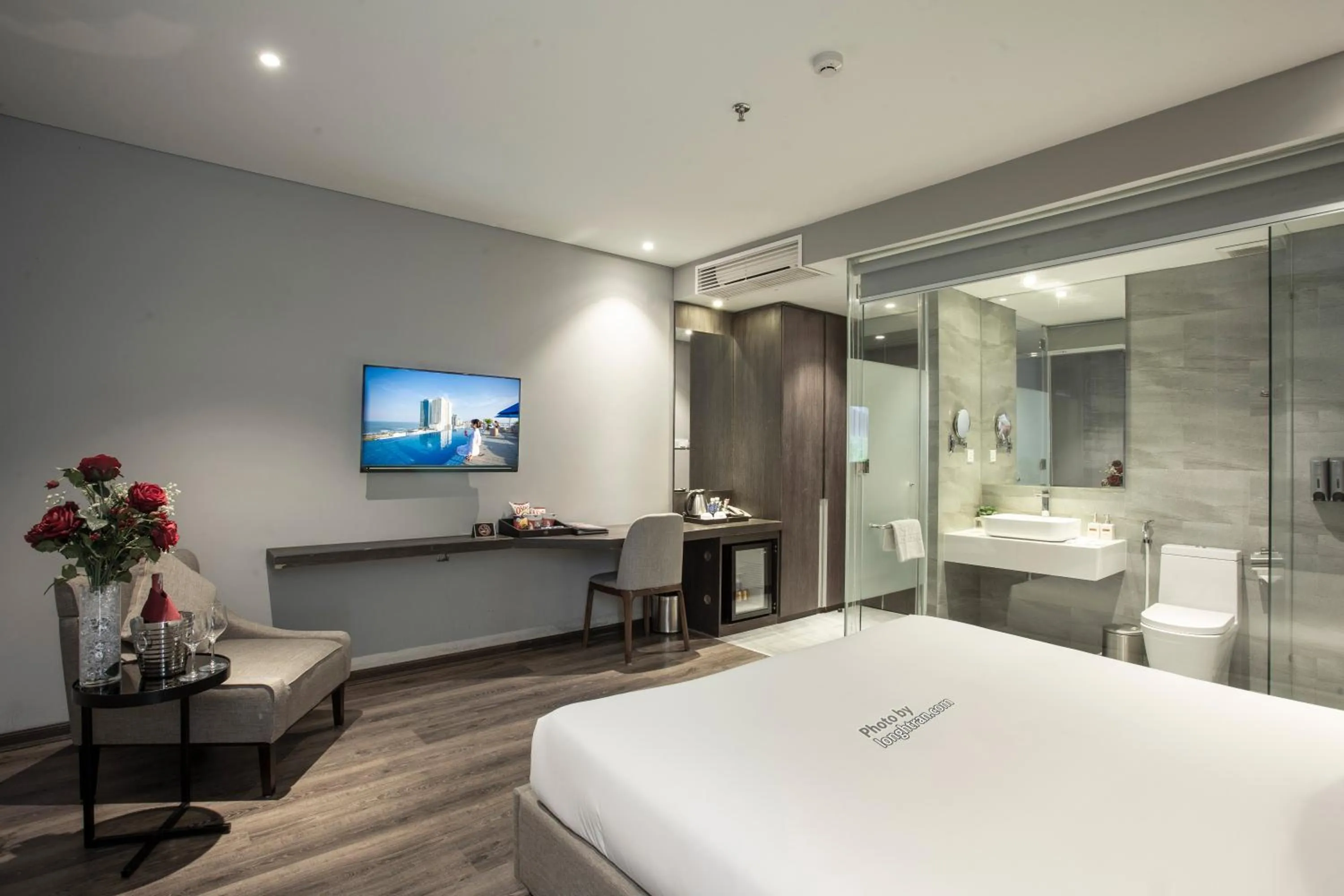 Property building, Bed in Grand Ocean Luxury Boutique - Infinity Rooftop Pool