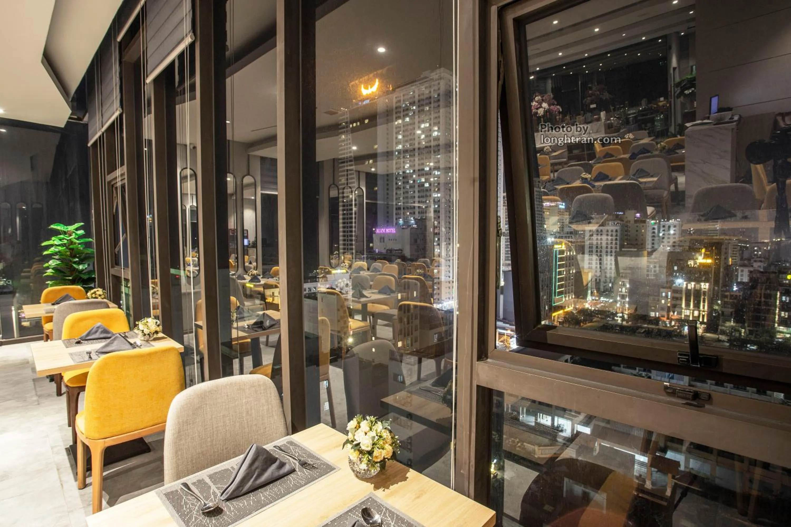 Restaurant/places to eat in Grand Ocean Luxury Boutique - Infinity Rooftop Pool