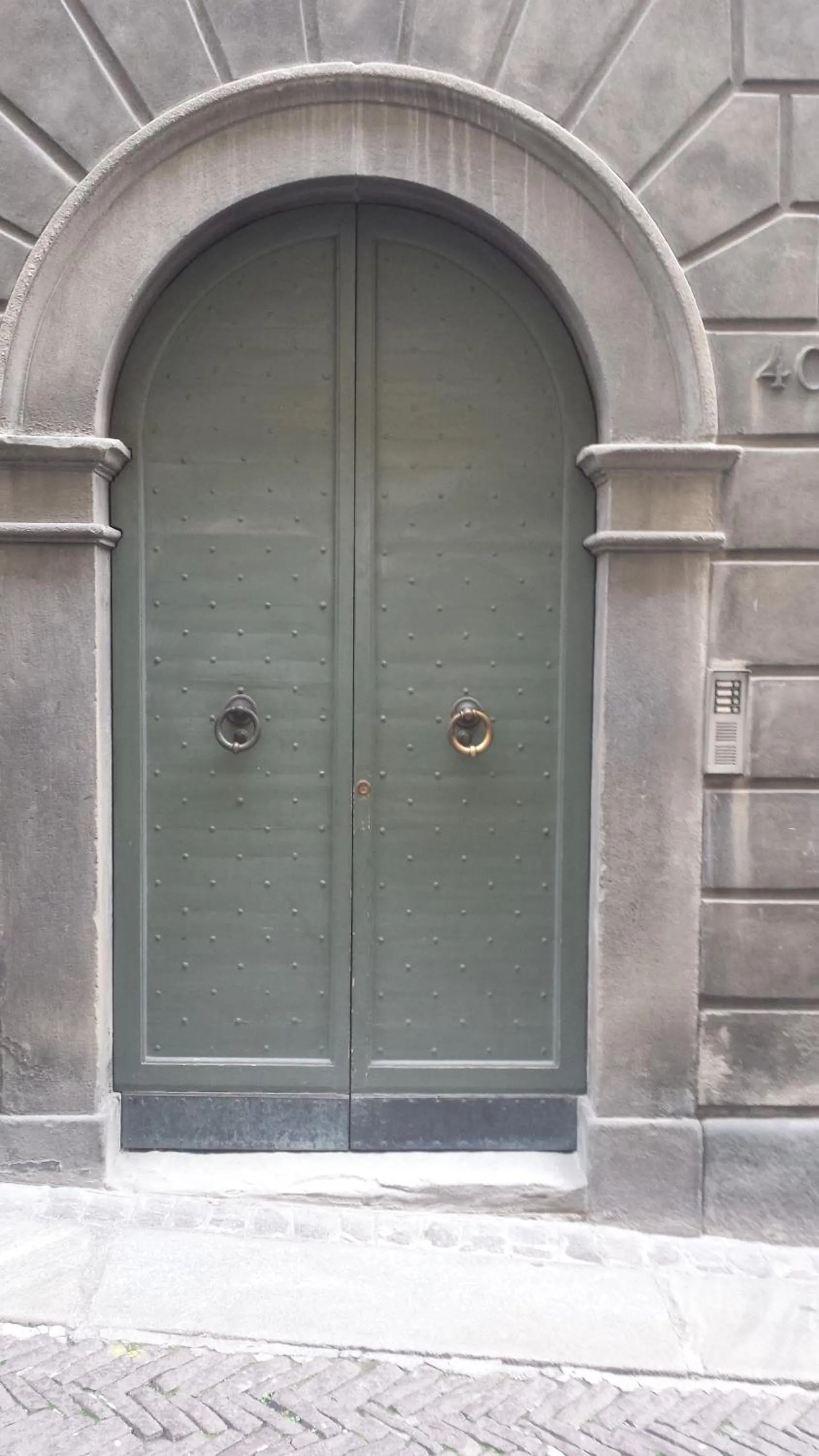 Facade/entrance in Jackie O' a la maison