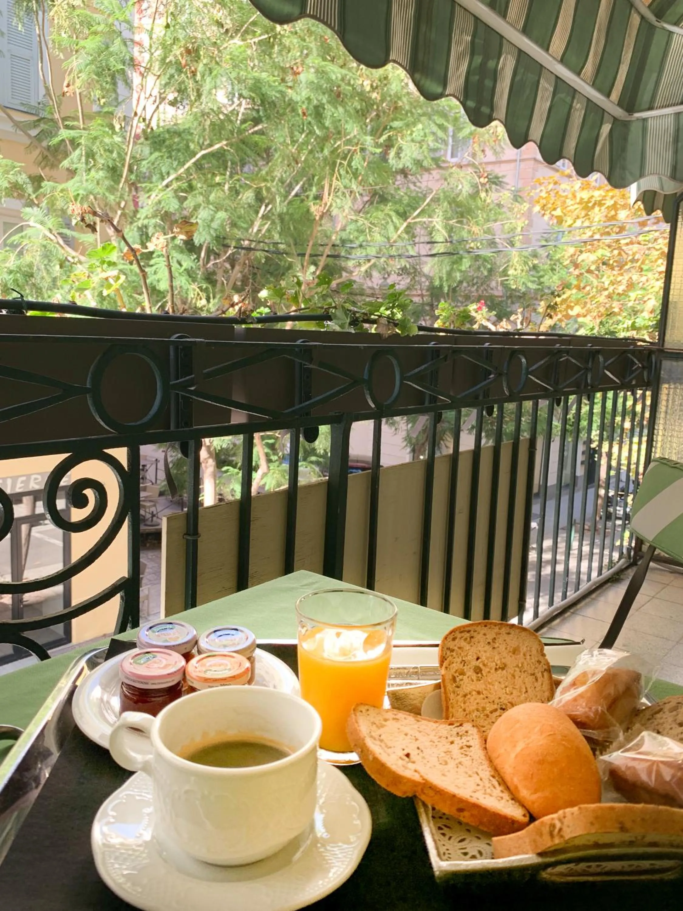 Day in Hotel Central Bastia