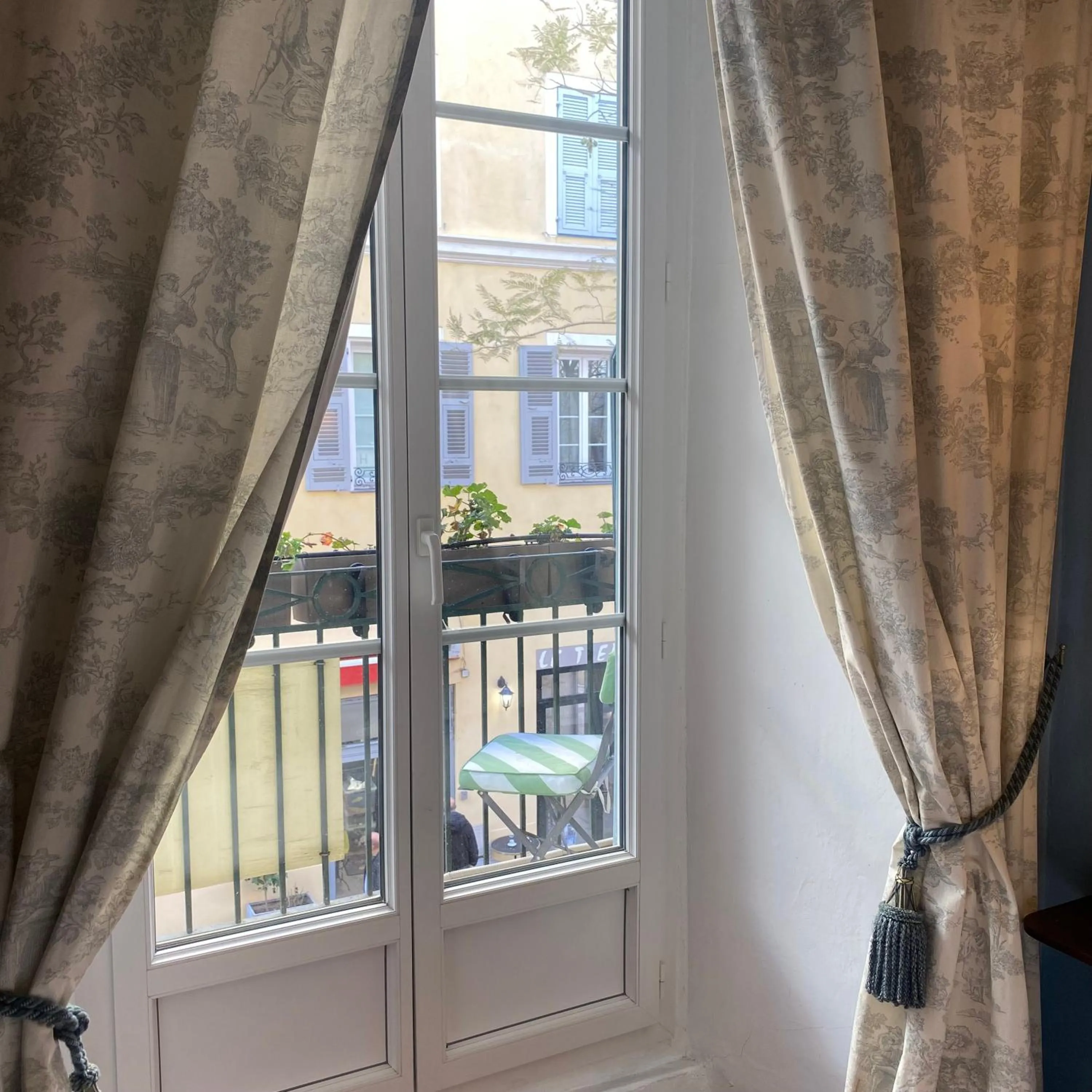 Day in Hotel Central Bastia