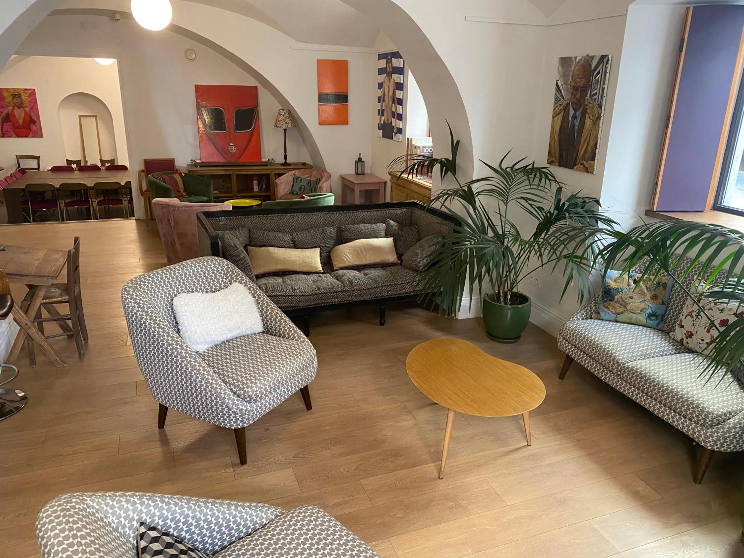 Communal lounge/ TV room in Hotel Central Bastia