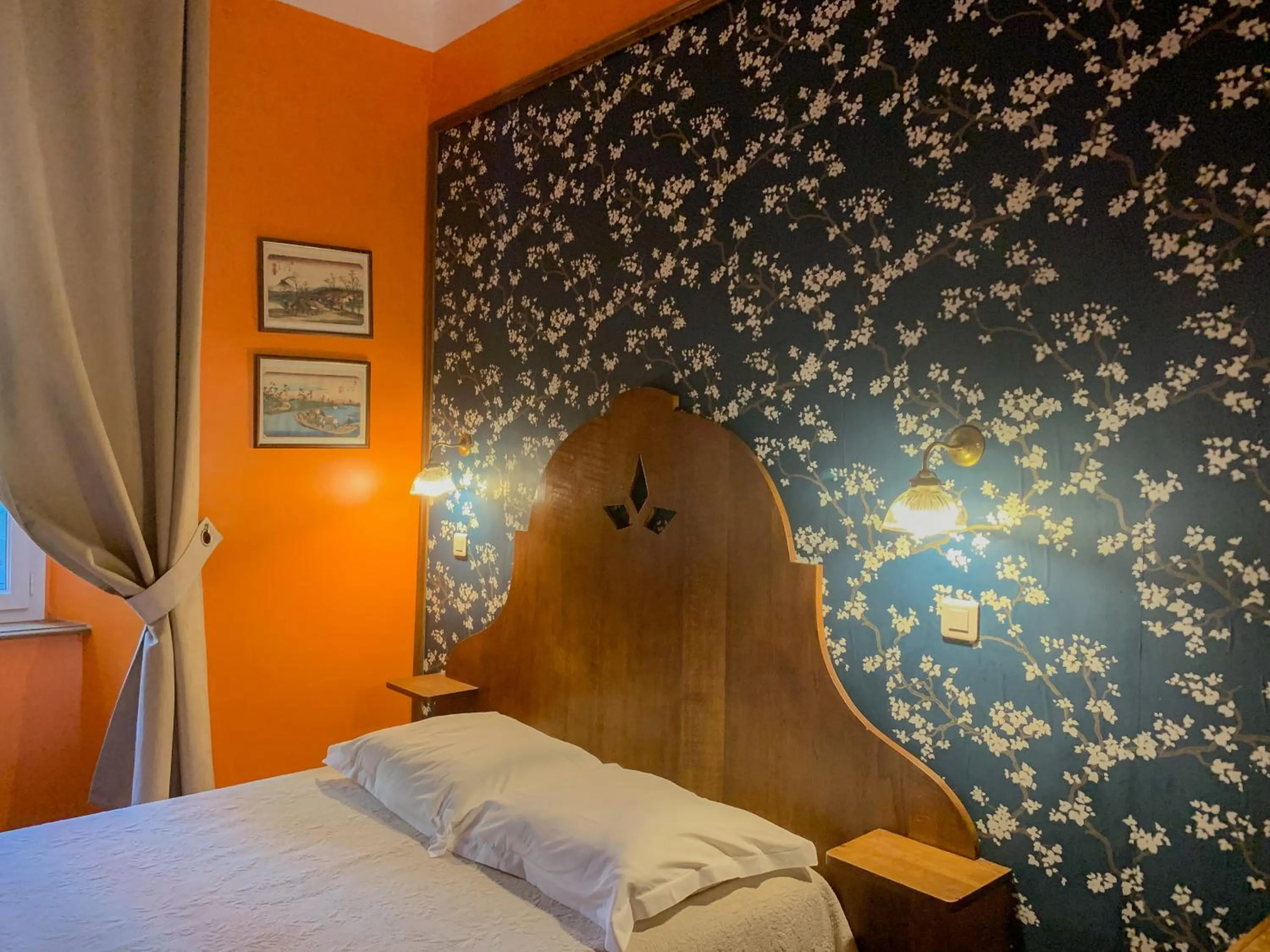 Bedroom, Bed in Hotel Central Bastia
