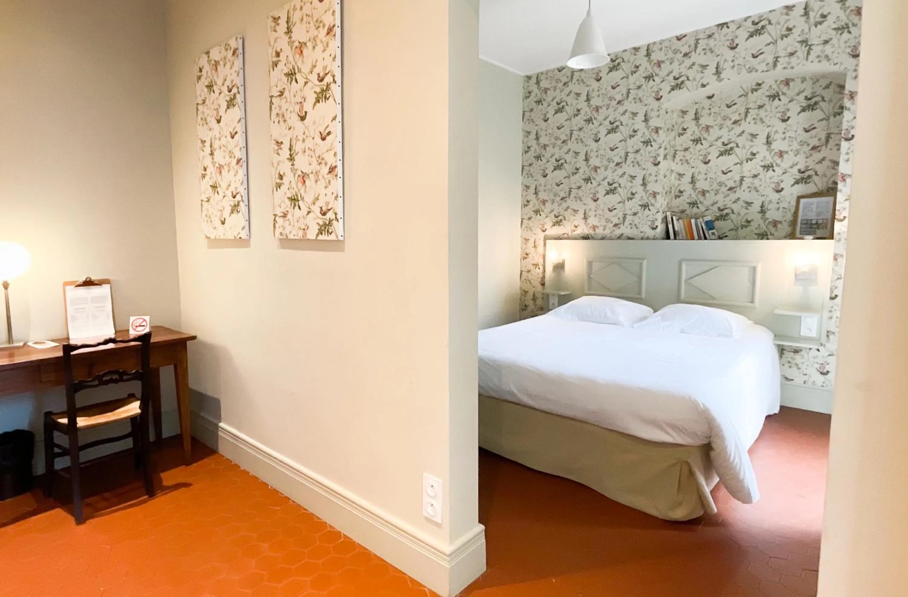 Bed in Hotel Central Bastia