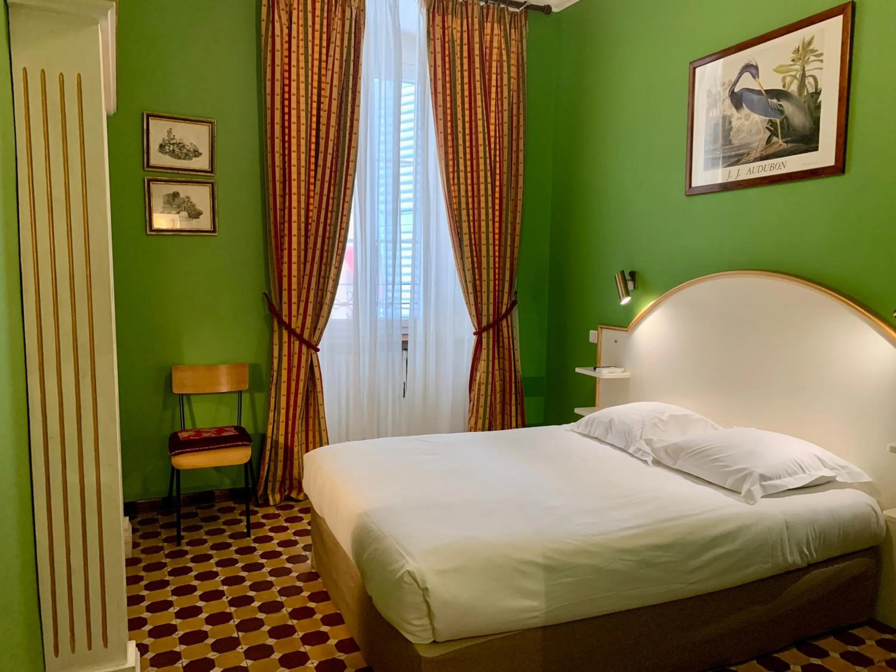 Photo of the whole room, Bed in Hotel Central Bastia