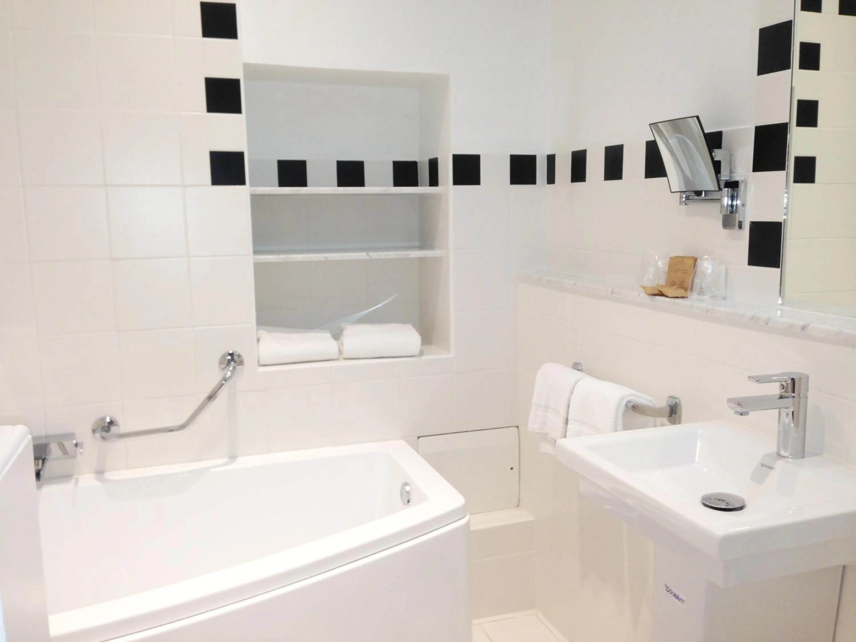 Bathroom in Hotel Central Bastia