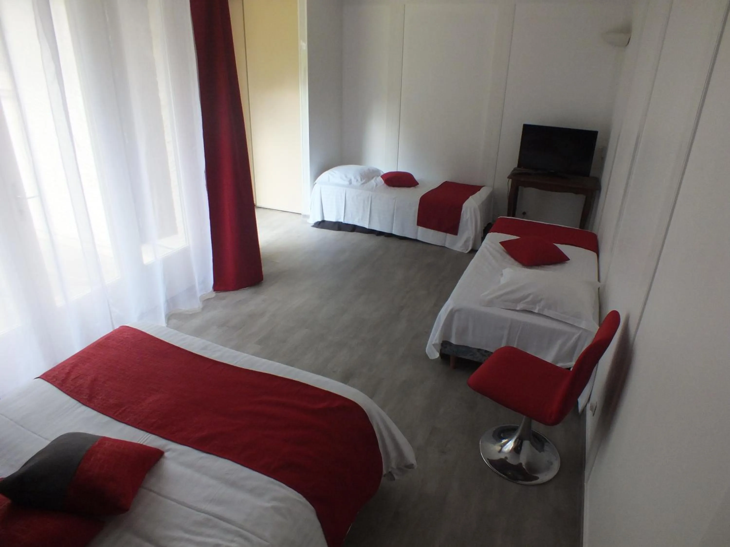 Bedroom, Bed in Hotel Restaurant Le Manguier