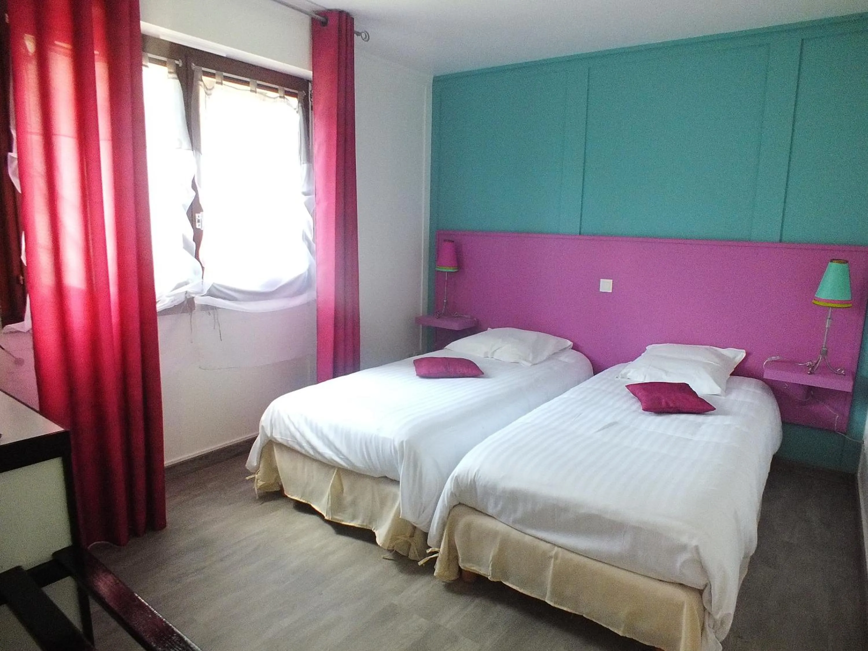 Bedroom, Bed in Hotel Restaurant Le Manguier