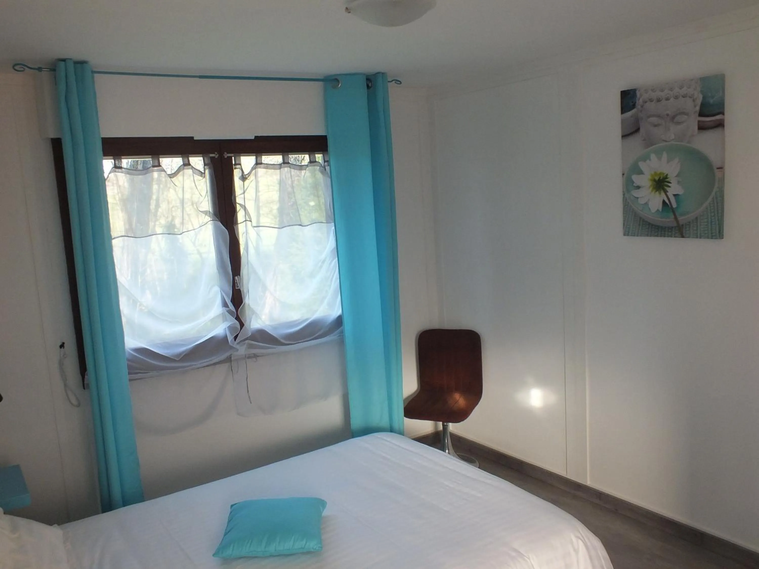 Bedroom, Bed in Hotel Restaurant Le Manguier