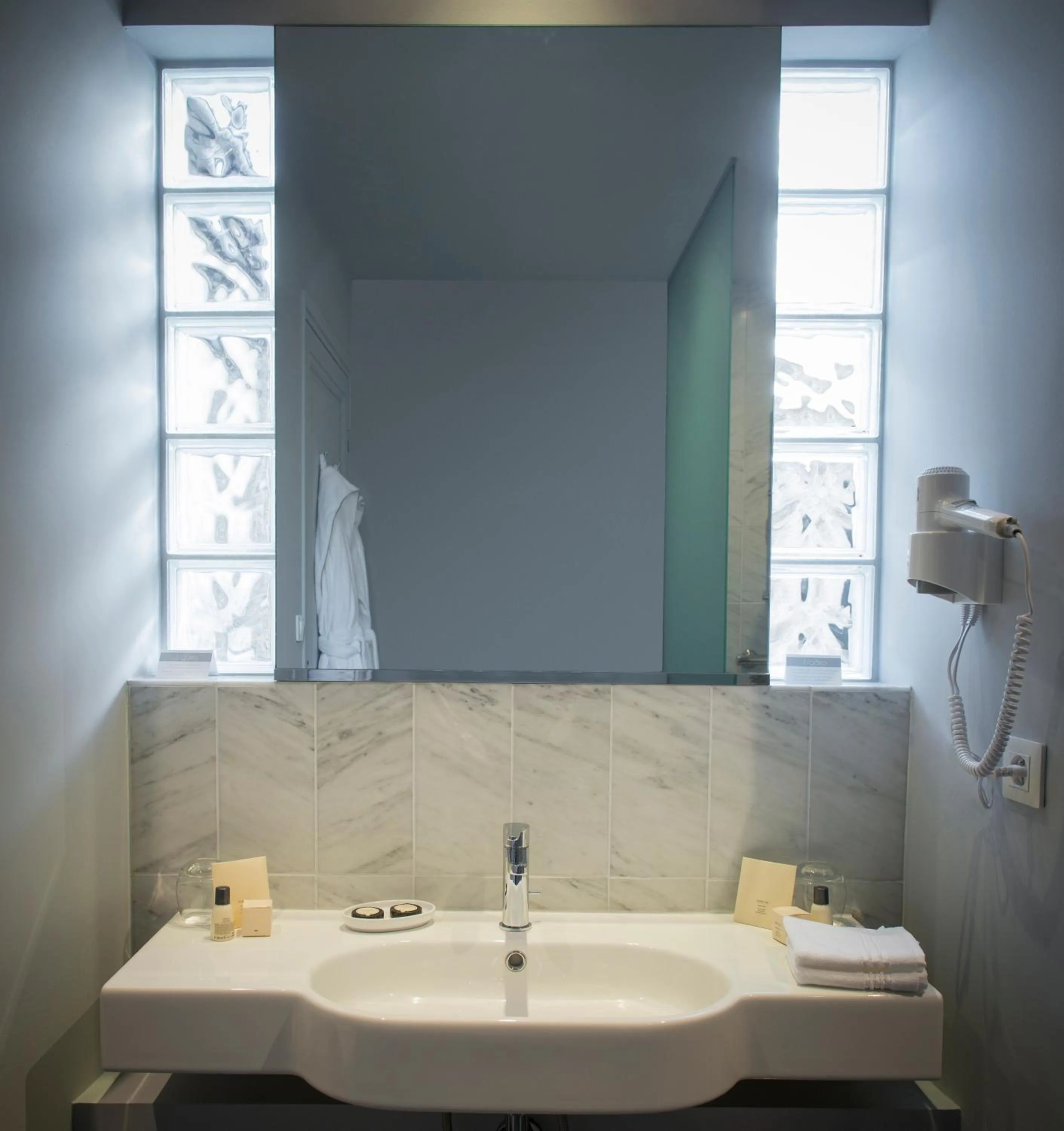 Classic Twin Room in Hôtel Ligaro