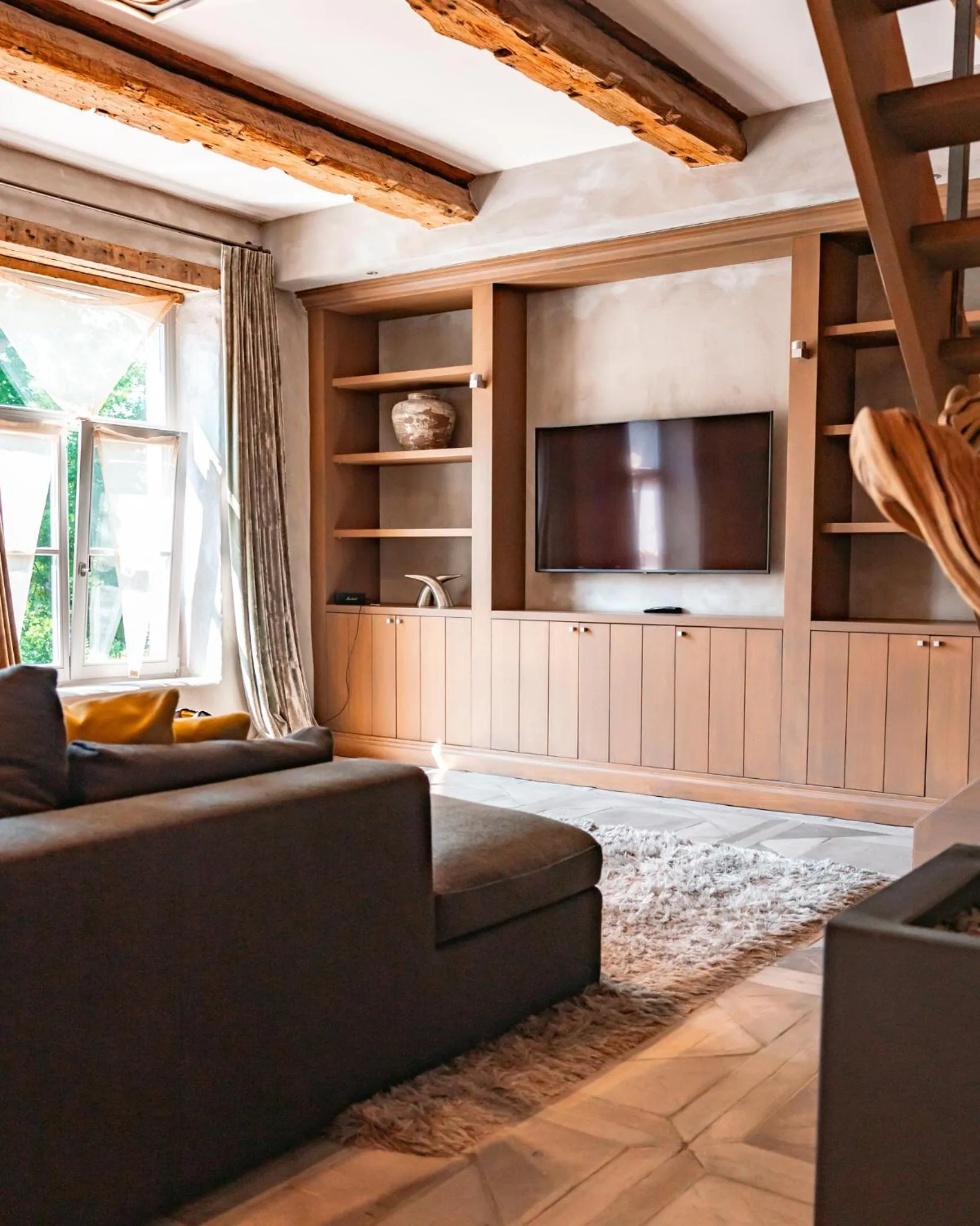 TV and multimedia in Ne5t Hotel & Spa