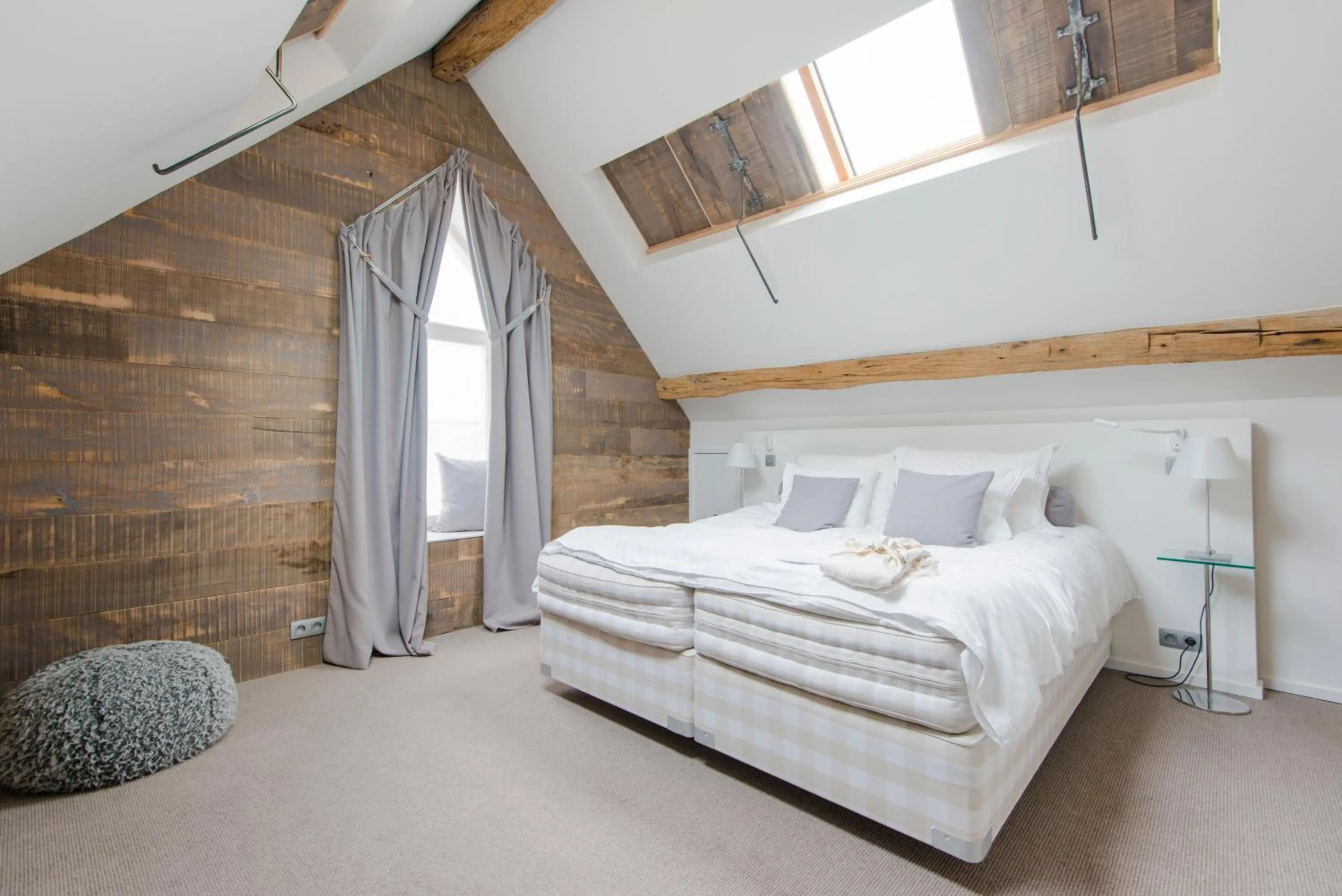 Bed in Ne5t Hotel & Spa