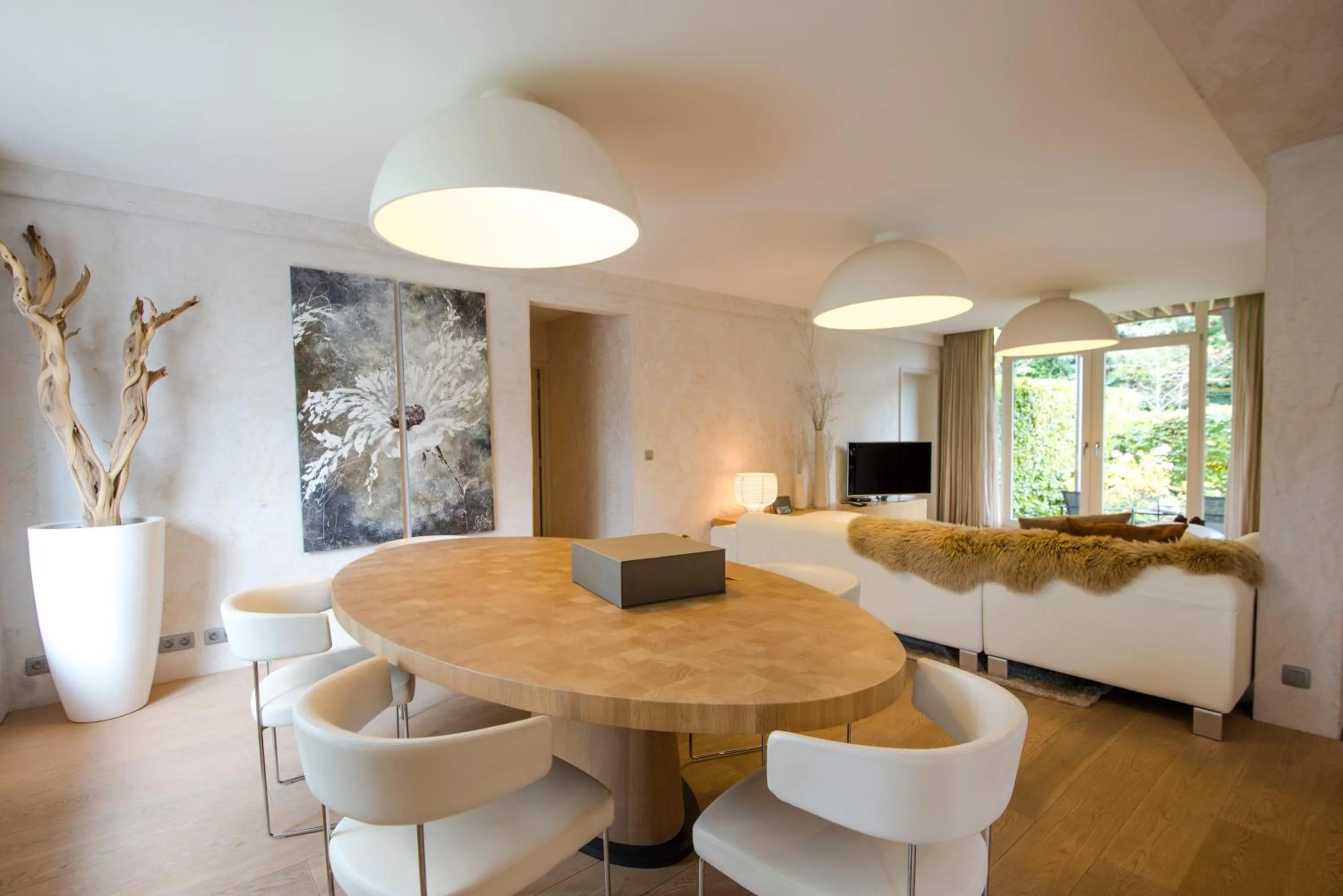 Dining area, Bed in Ne5t Hotel & Spa