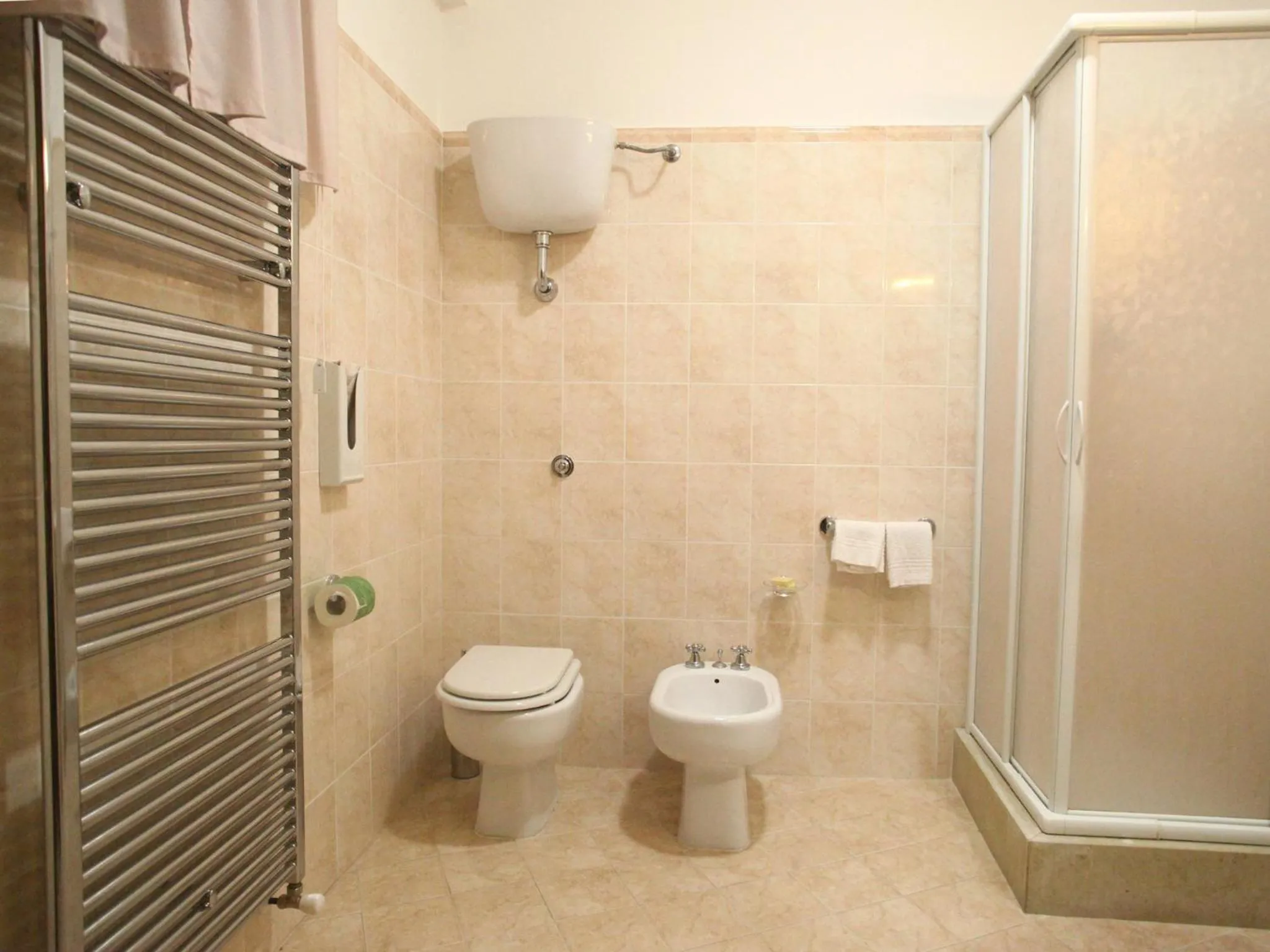 Shower in Hotel Pineta