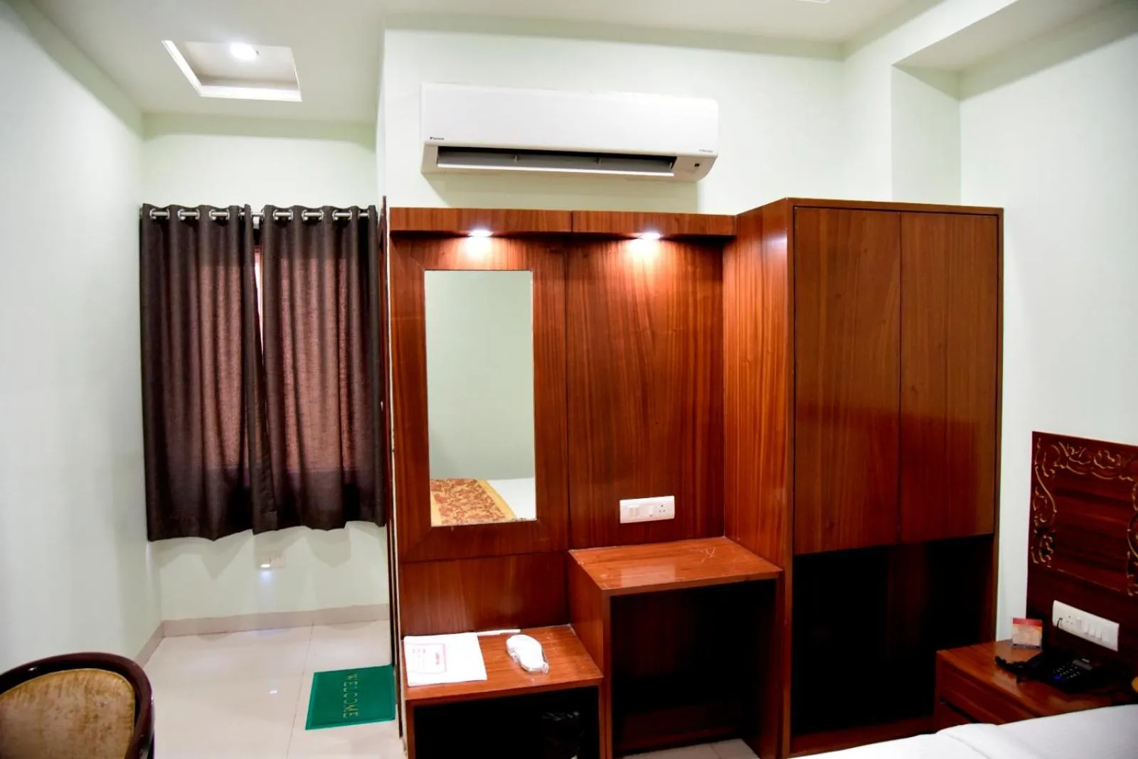 Living room, TV/Entertainment Center in Hotel Simran Pride, Raipur