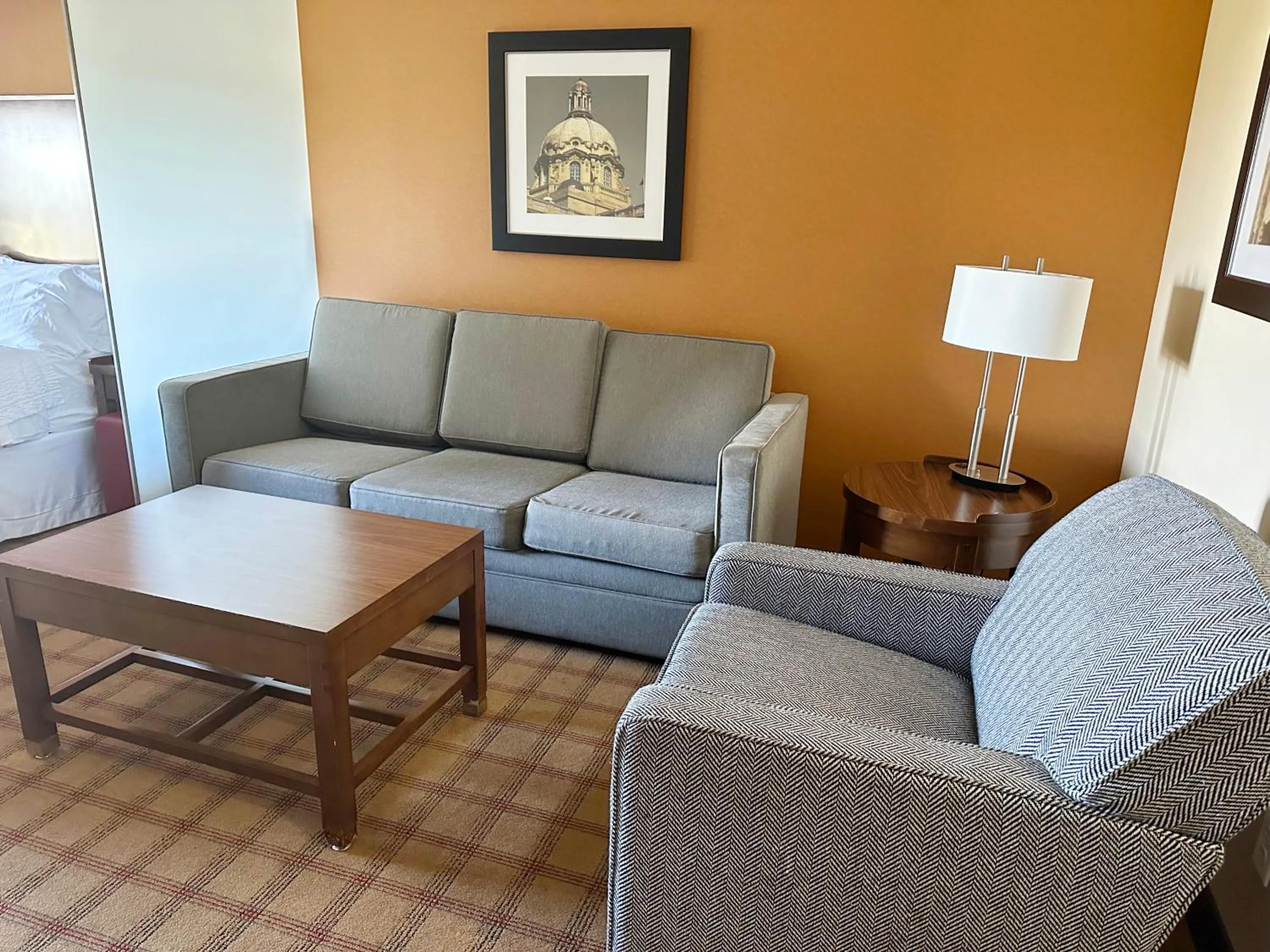 Seating area in Four Points by Sheraton Edmonton Gateway