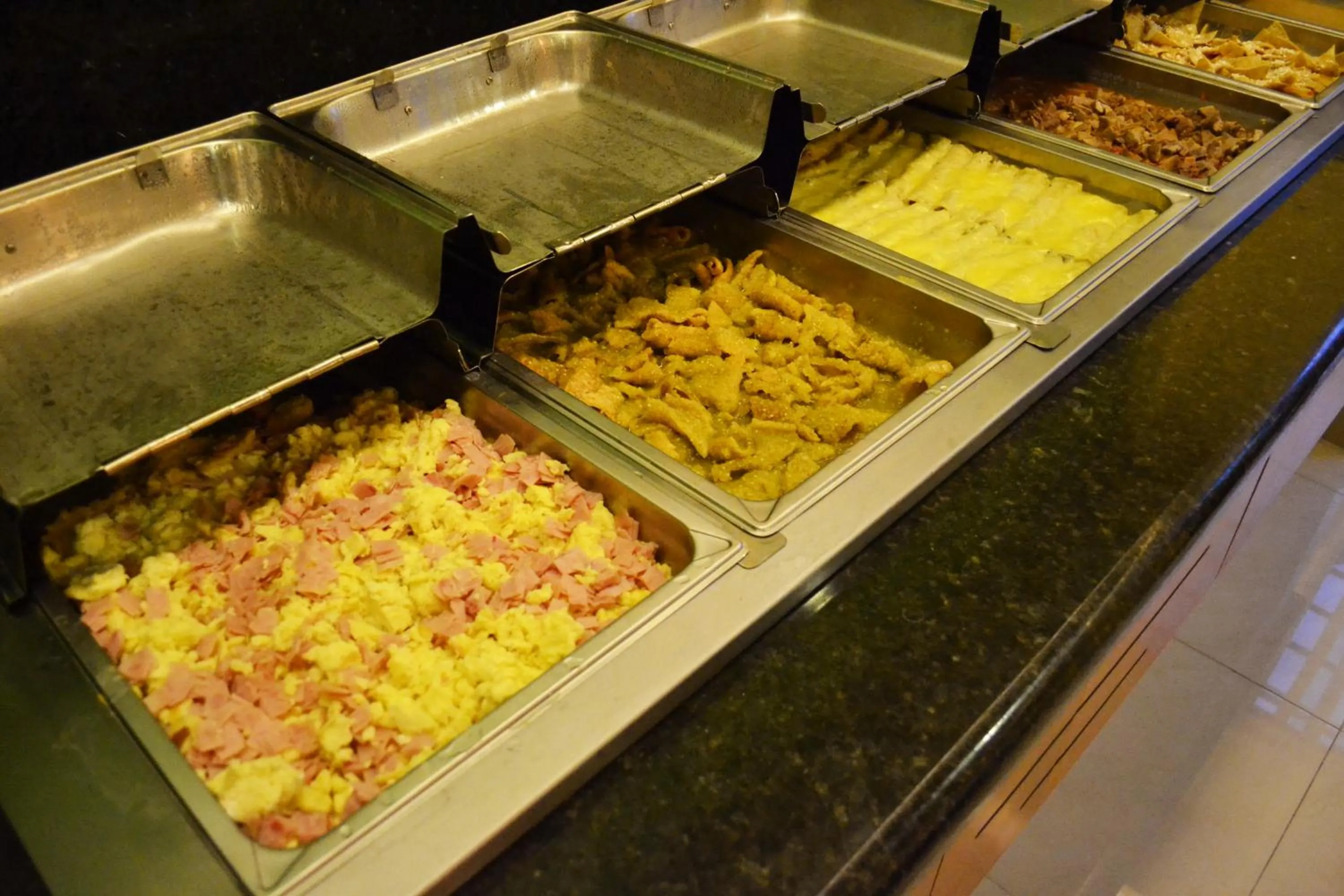 Food and drinks in Hostalia Hotel Expo & Business Class