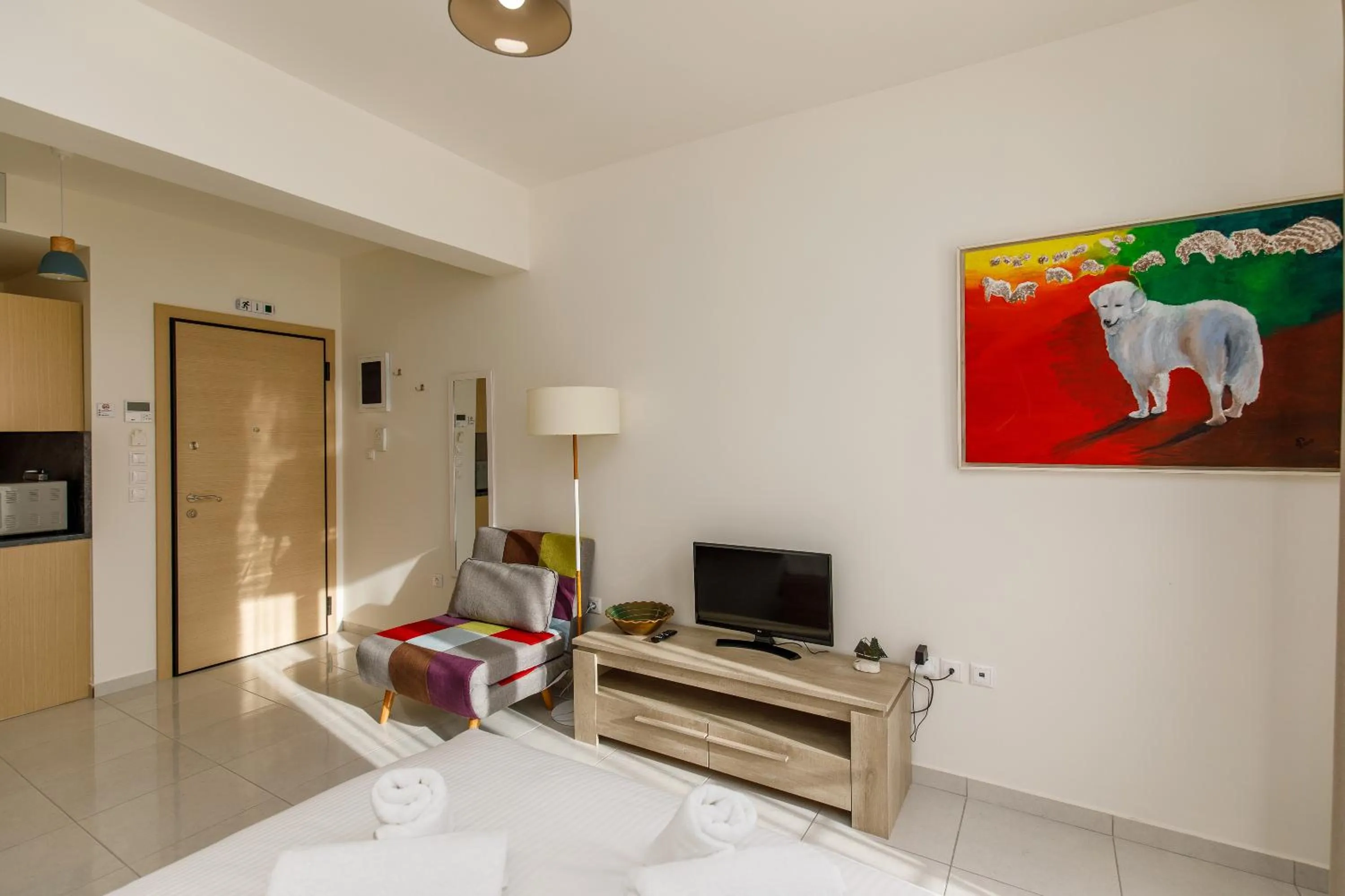 Photo of the whole room, Bed in Central Stay Athens