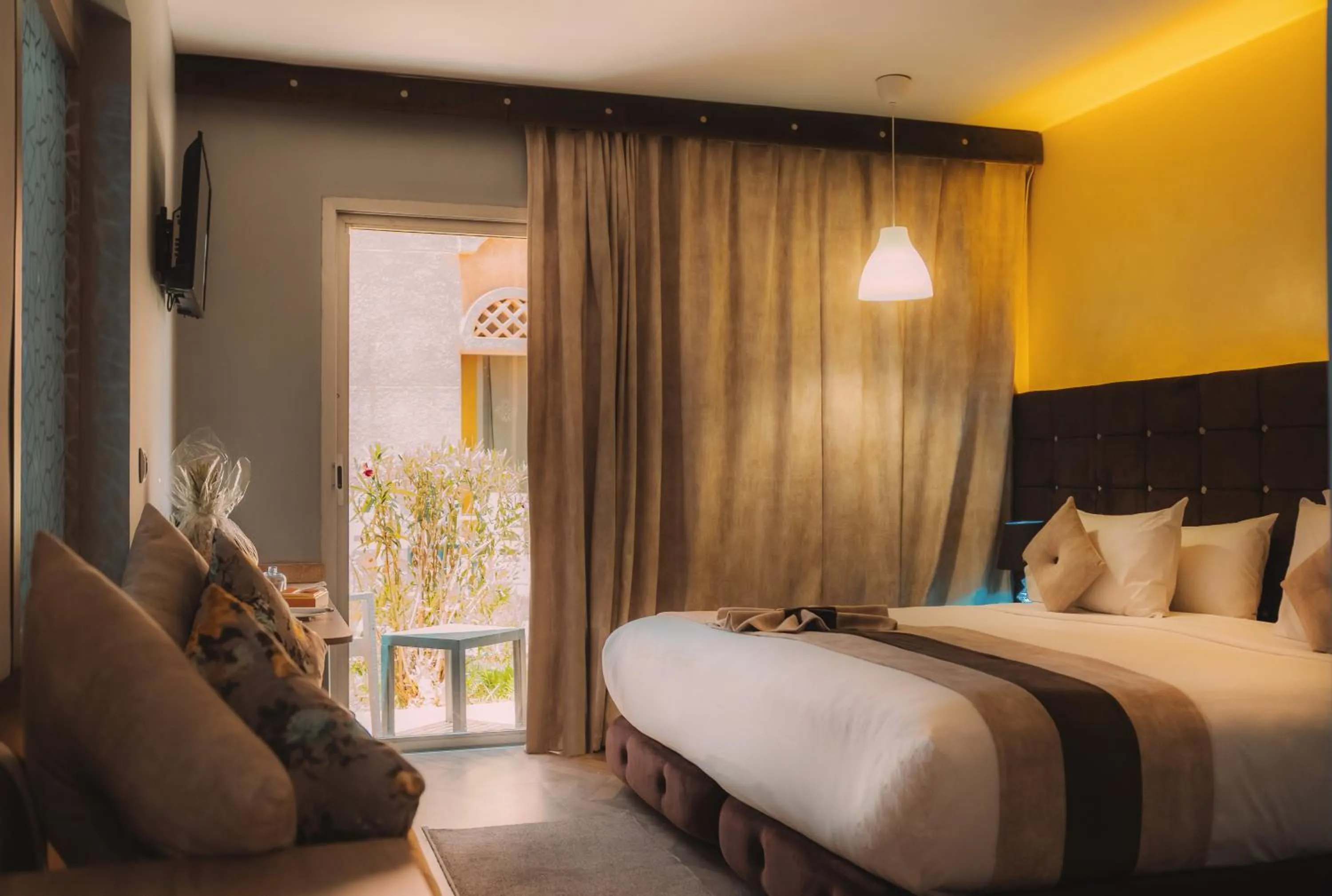 Bed in RS Hotel Karam Palace