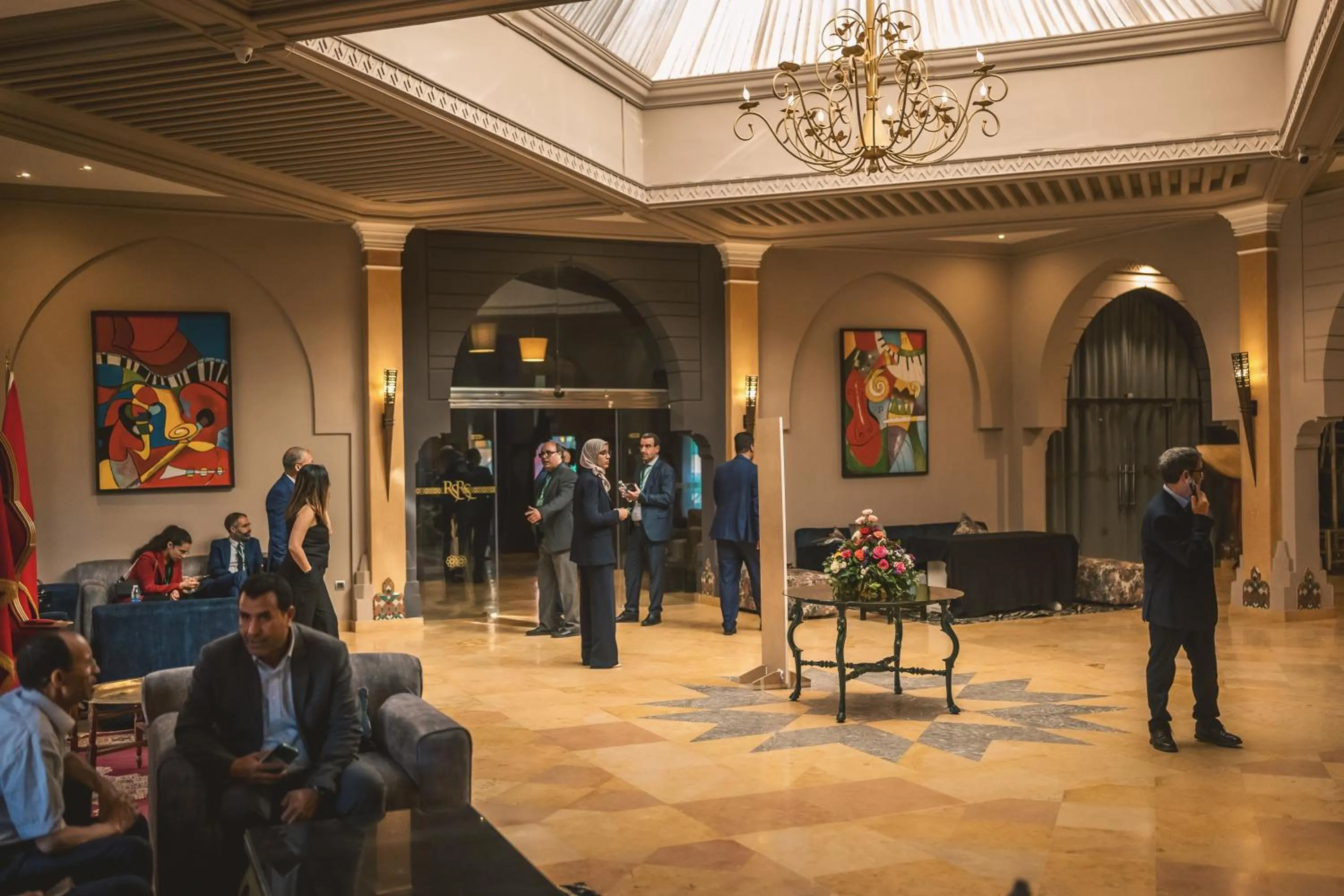 Communal lounge/ TV room in RS Hotel Karam Palace