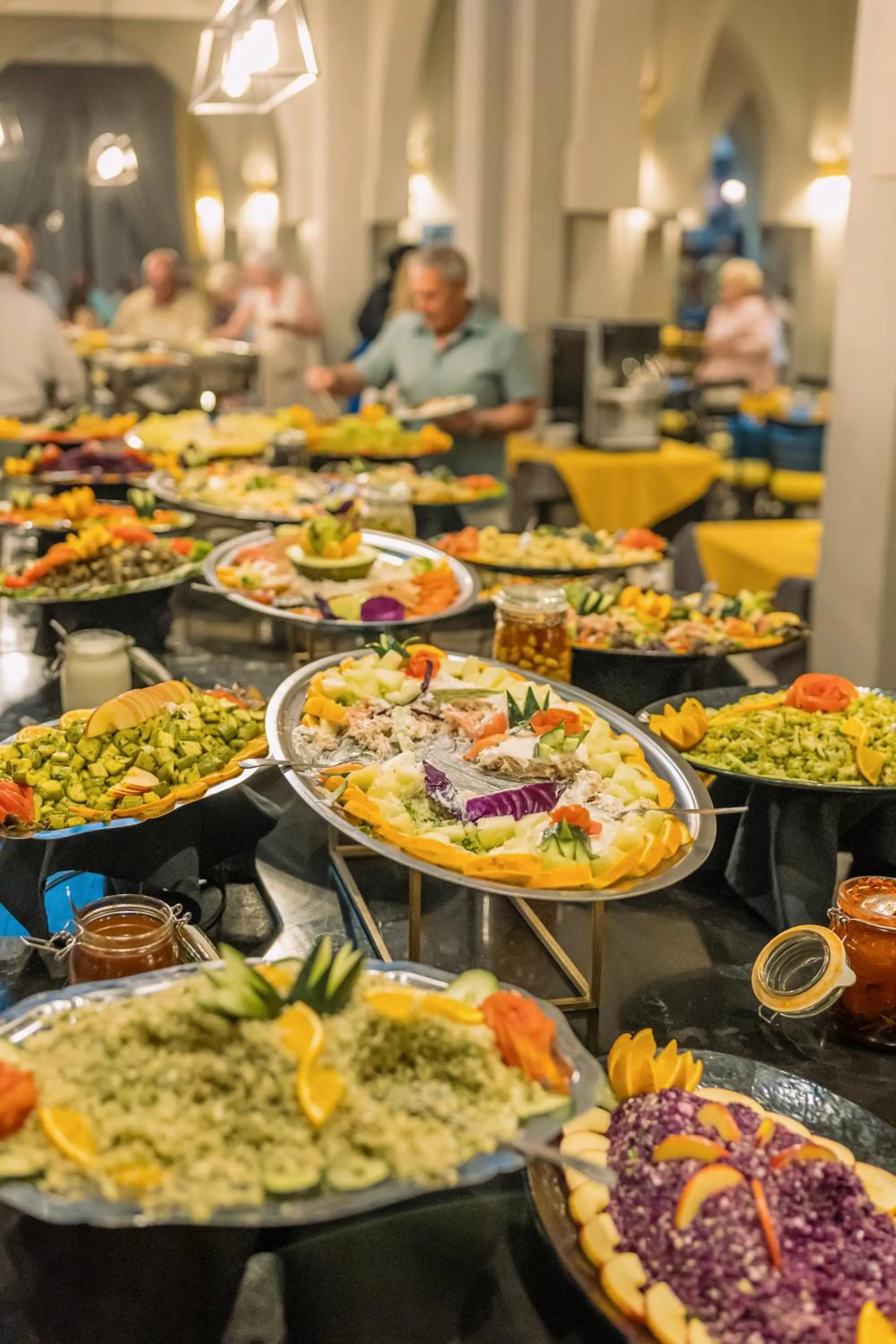 Restaurant/places to eat in RS Hotel Karam Palace