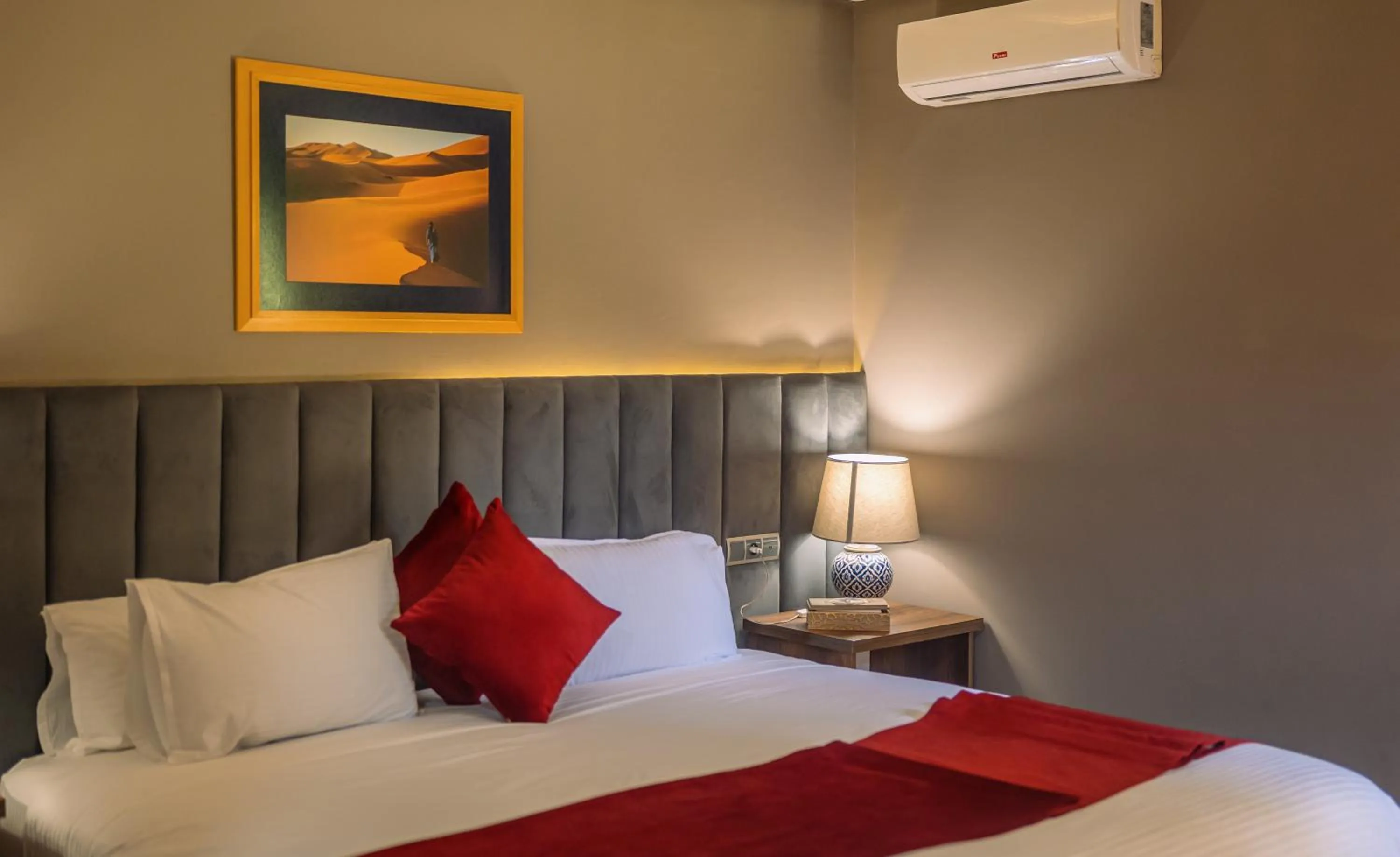 Bed in RS Hotel Karam Palace