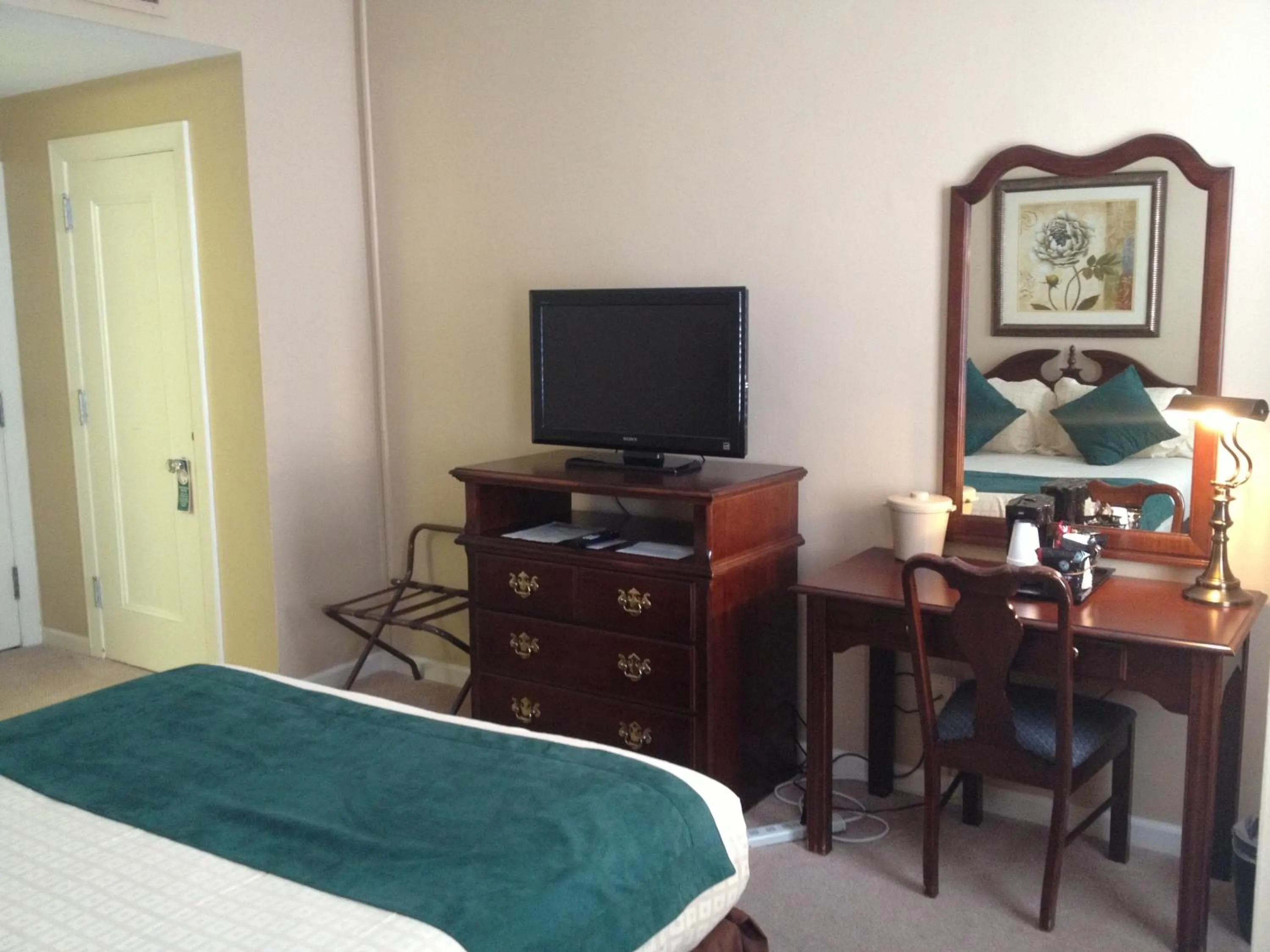 TV and multimedia, Bed in Missouri Athletic Club