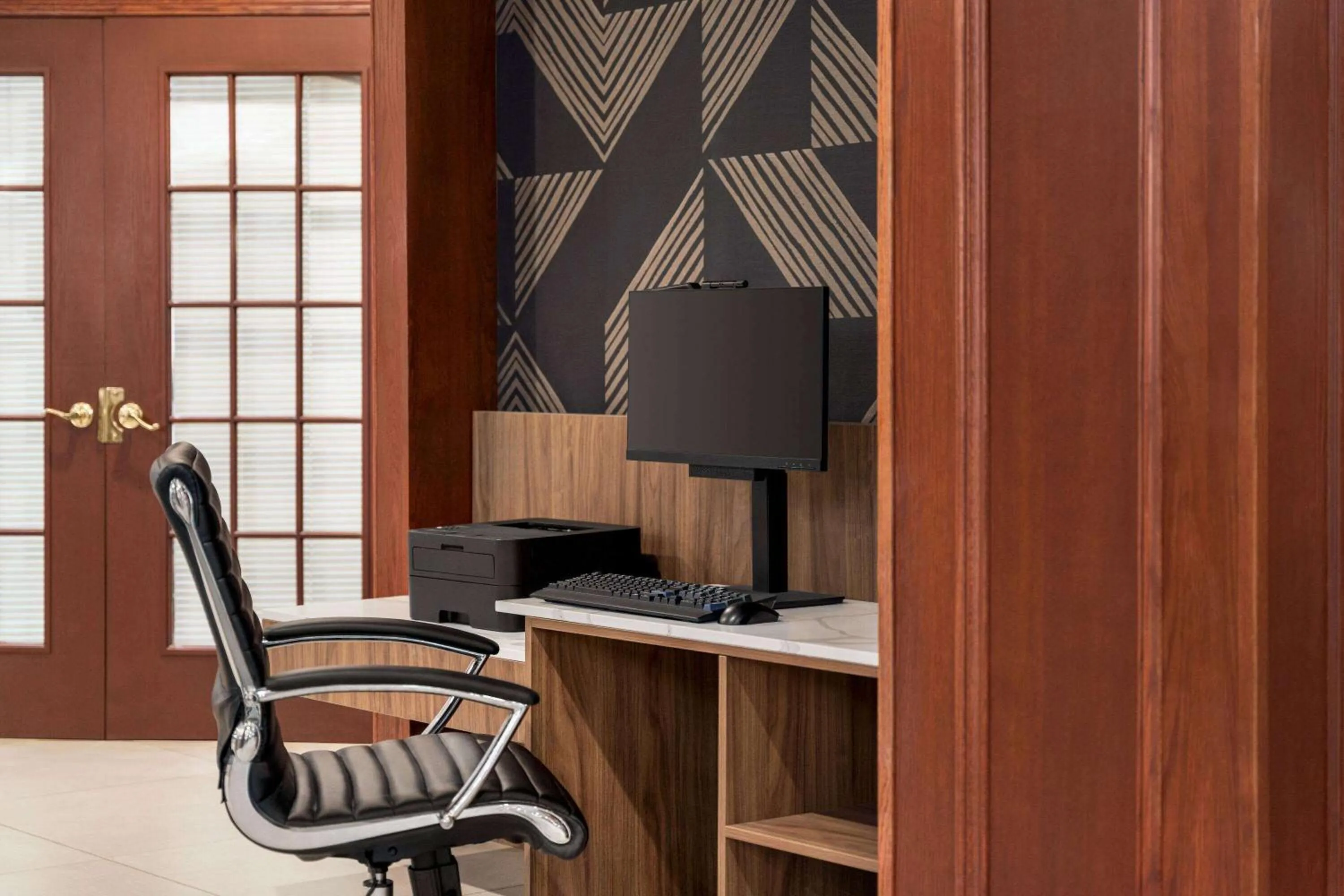 Business facilities in La Quinta by Wyndham Madison American Center