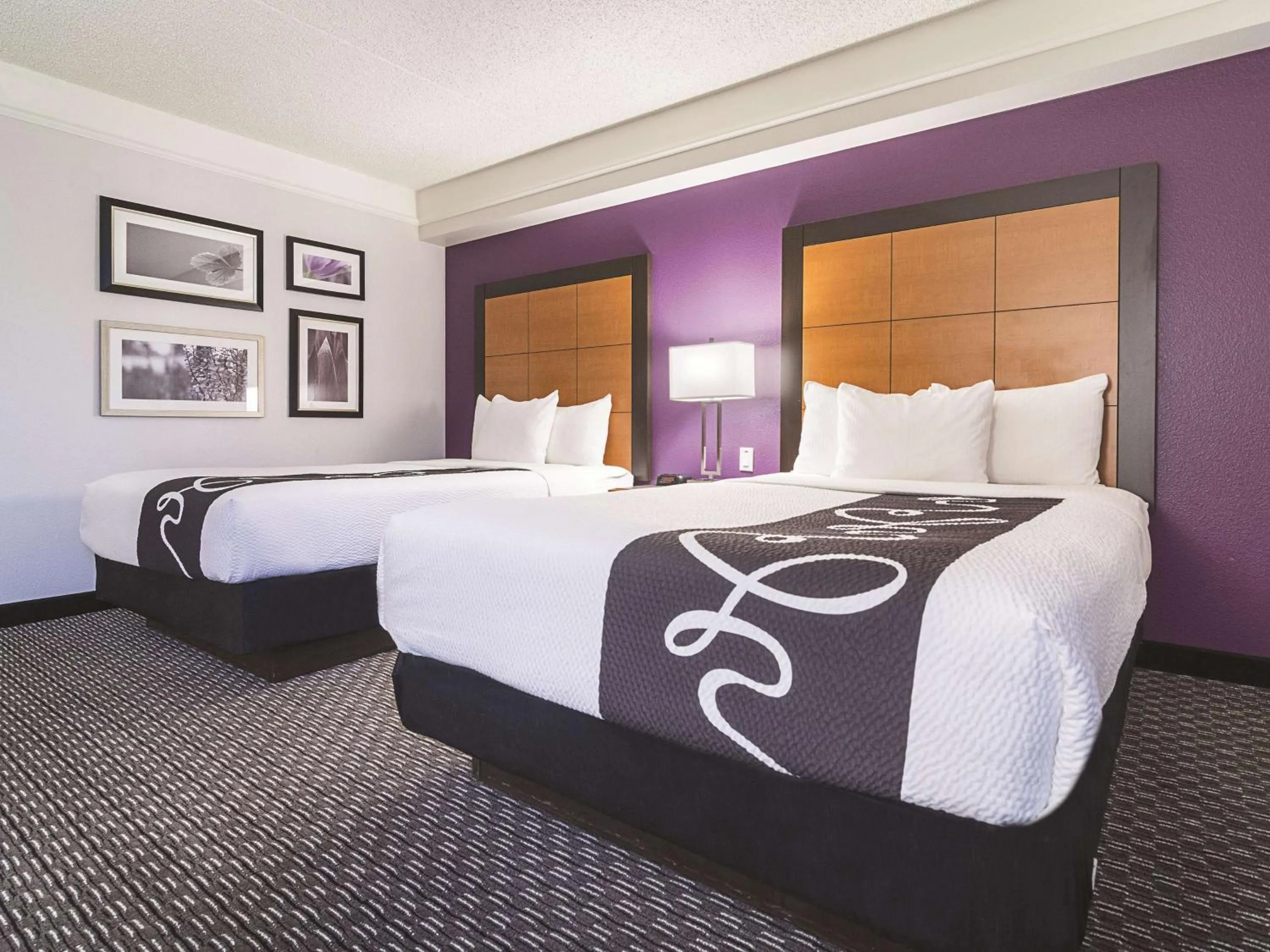 Photo of the whole room, Bed in La Quinta by Wyndham Phoenix Mesa West