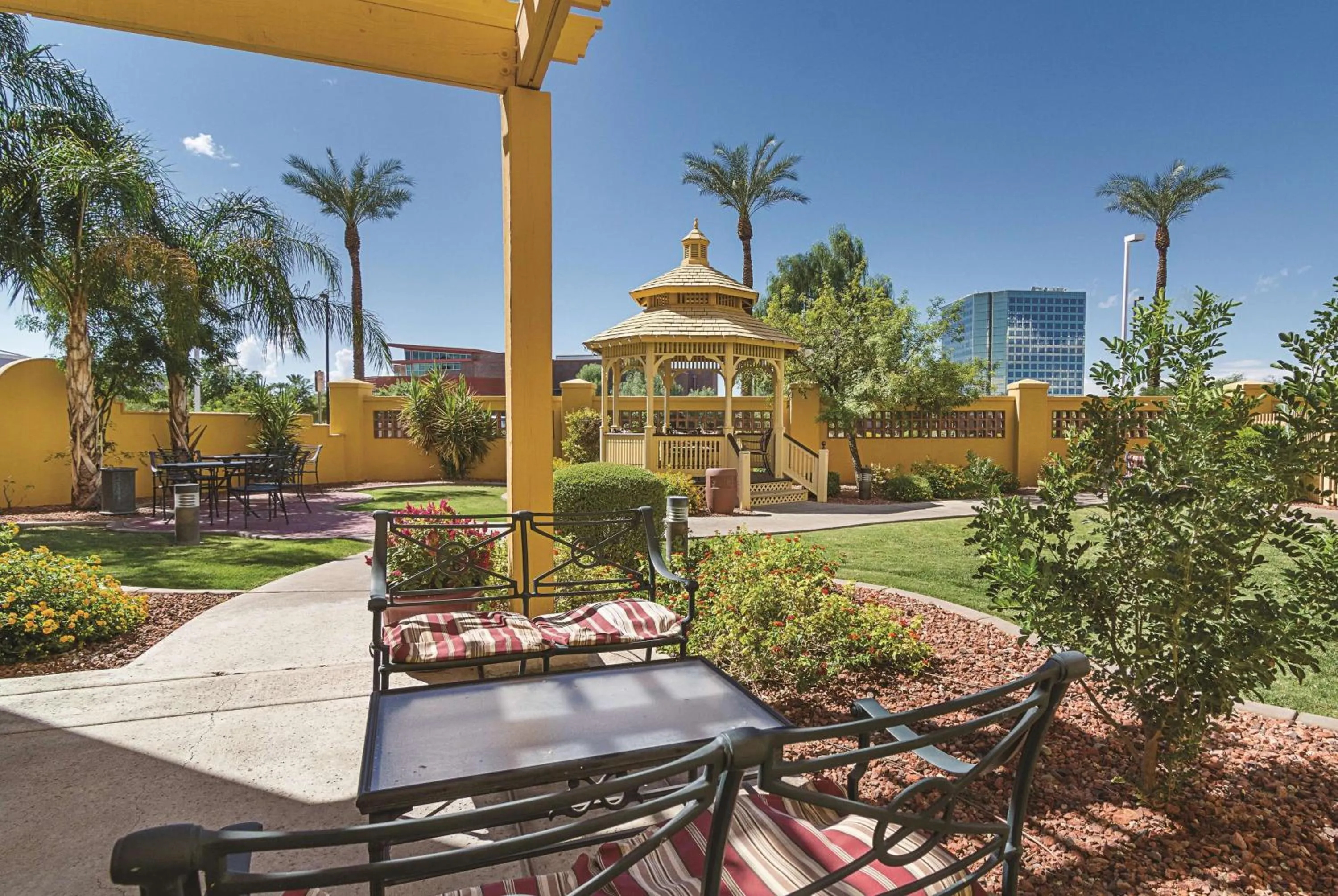Property building in La Quinta by Wyndham Phoenix Mesa West