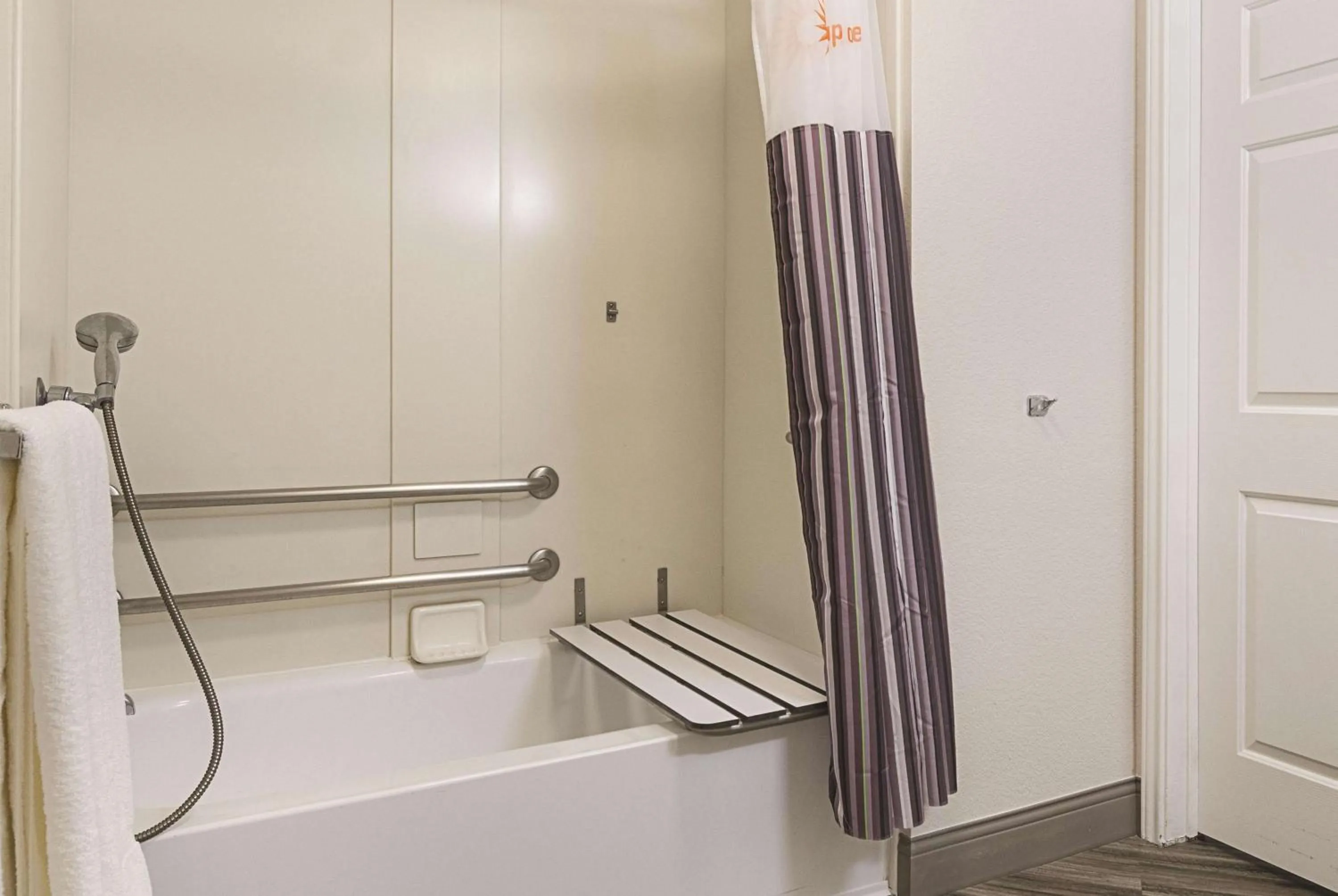 Photo of the whole room in La Quinta Inn & Suites by Wyndham Ontario Airport