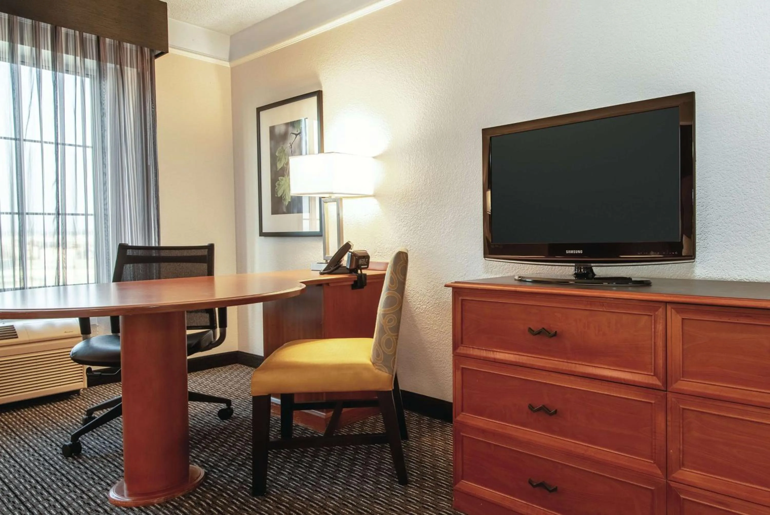 Photo of the whole room in La Quinta Inn & Suites by Wyndham Ontario Airport