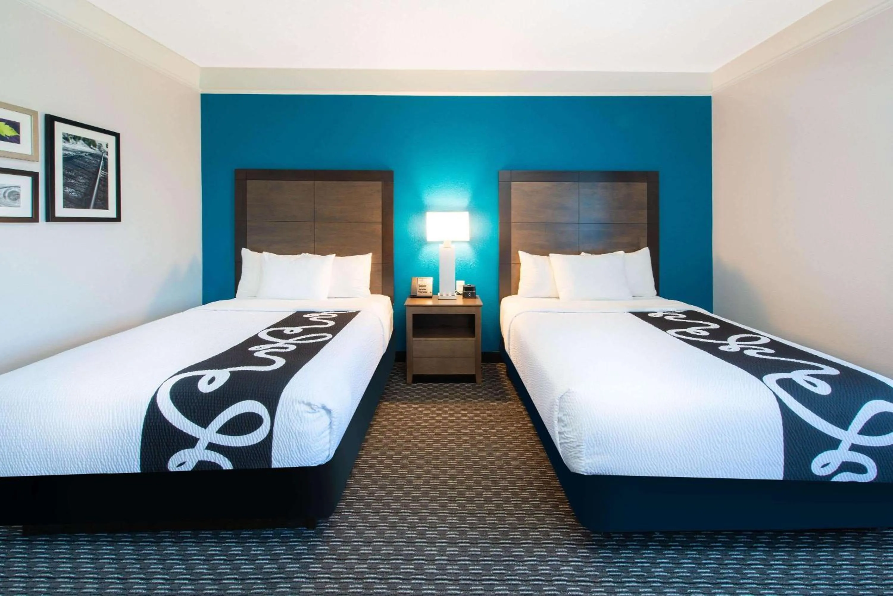 Photo of the whole room, Bed in La Quinta by Wyndham Tampa Brandon Regency Park