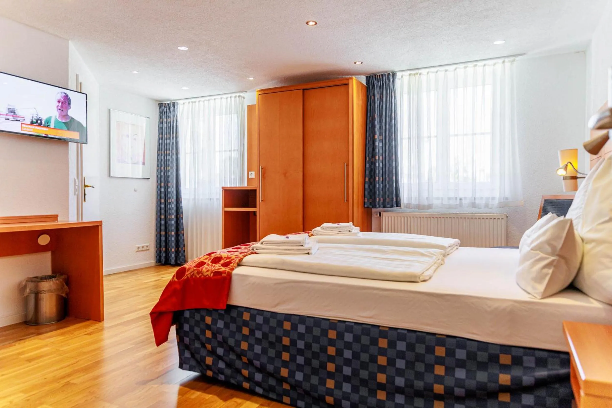 Photo of the whole room, Bed in Bodensee-Hotel Kreuz