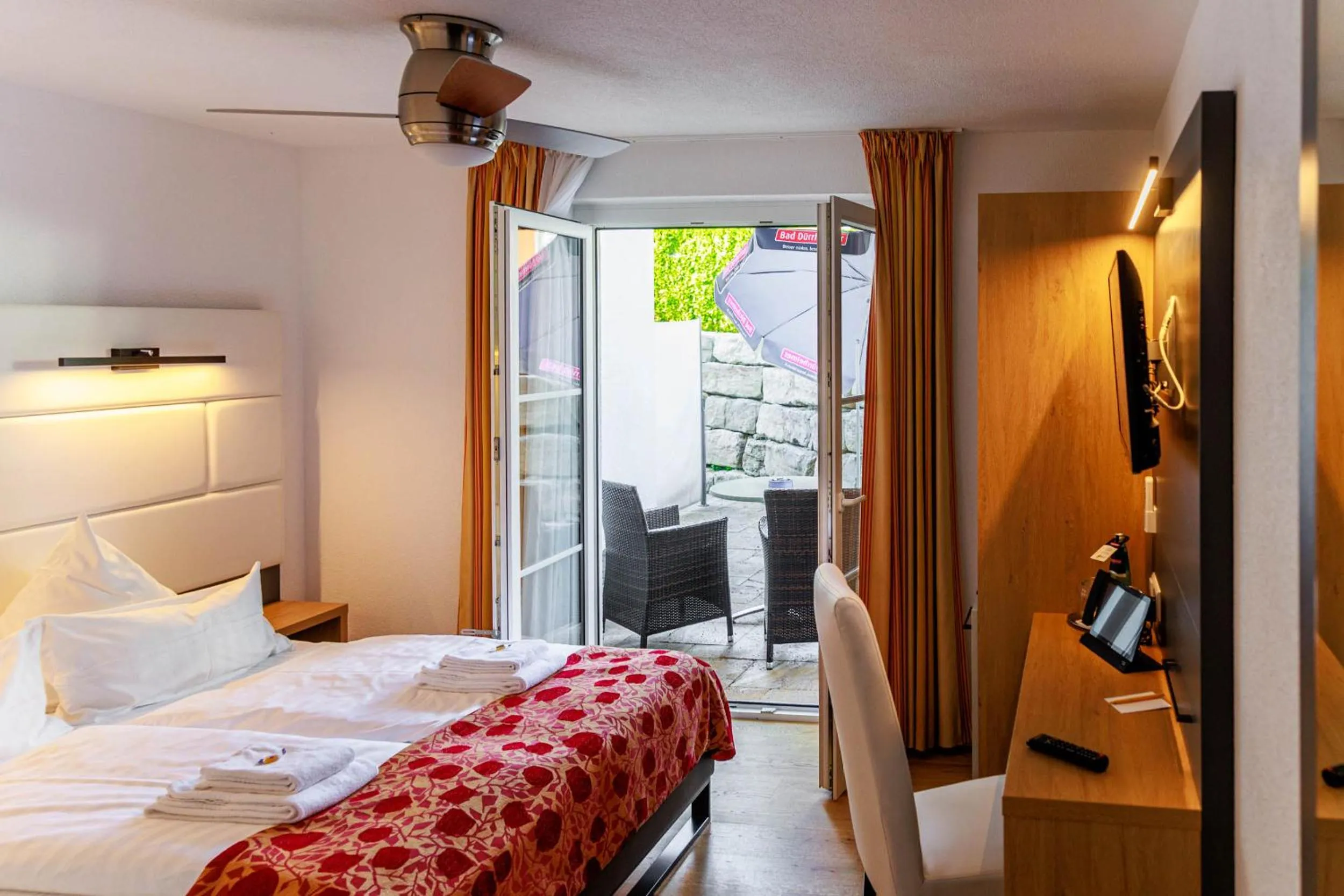 Photo of the whole room, Bed in Bodensee-Hotel Kreuz