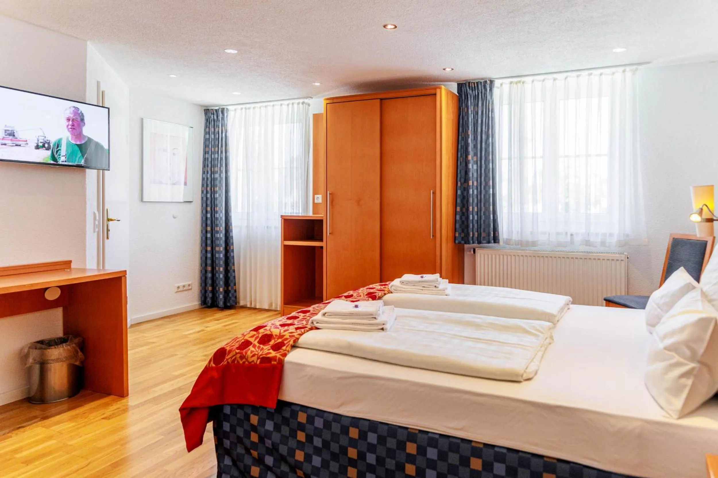 Photo of the whole room, Bed in Bodensee-Hotel Kreuz