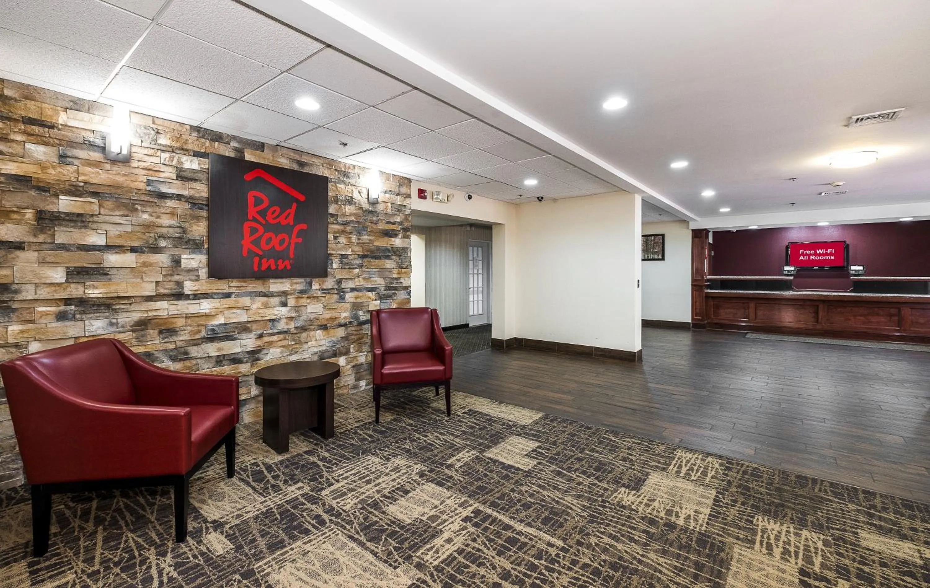 Lobby or reception in Red Roof Inn Hartford- New Britain