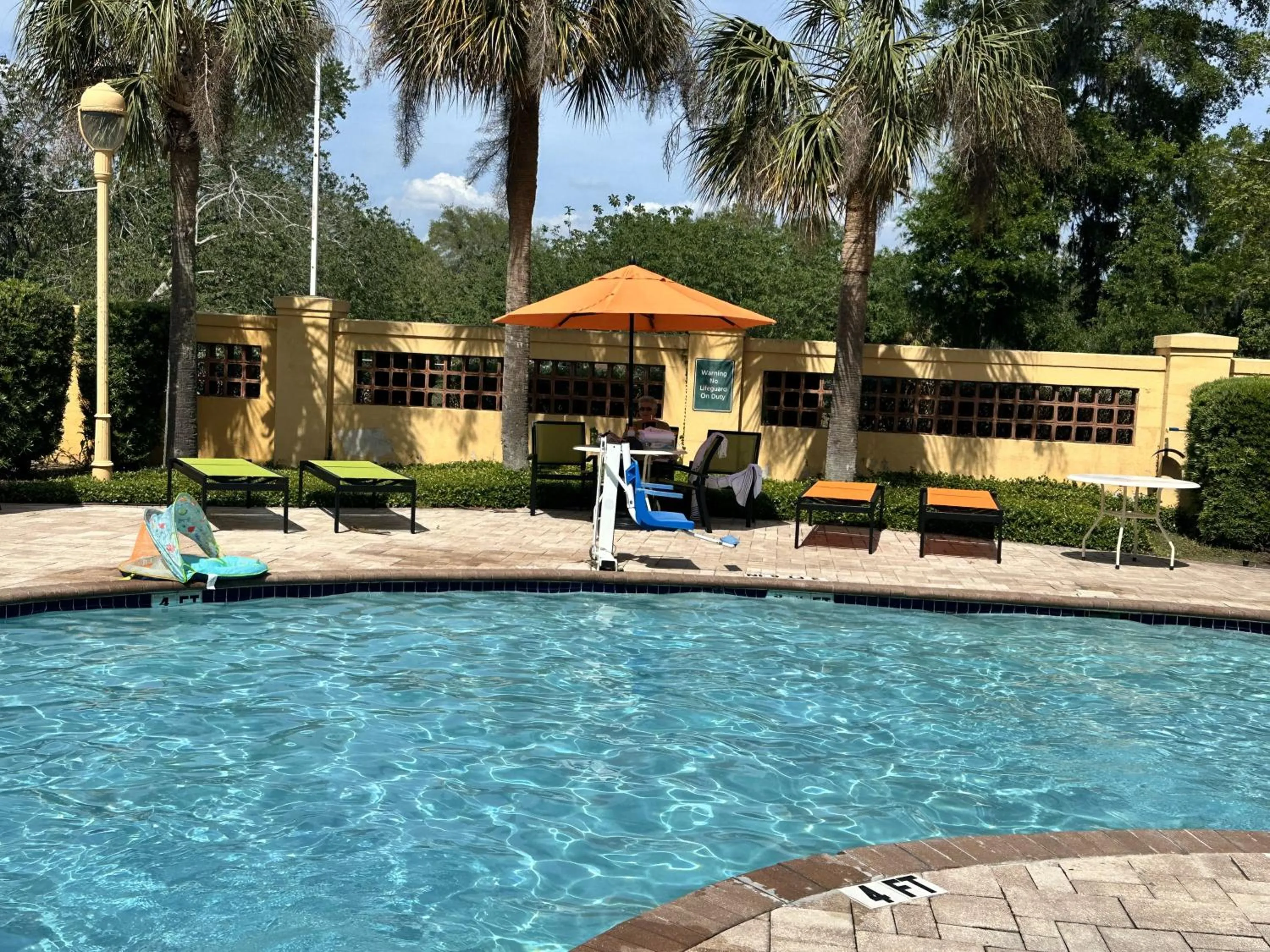 Swimming pool in La Quinta Inn and Suites by Wyndham, Ocala