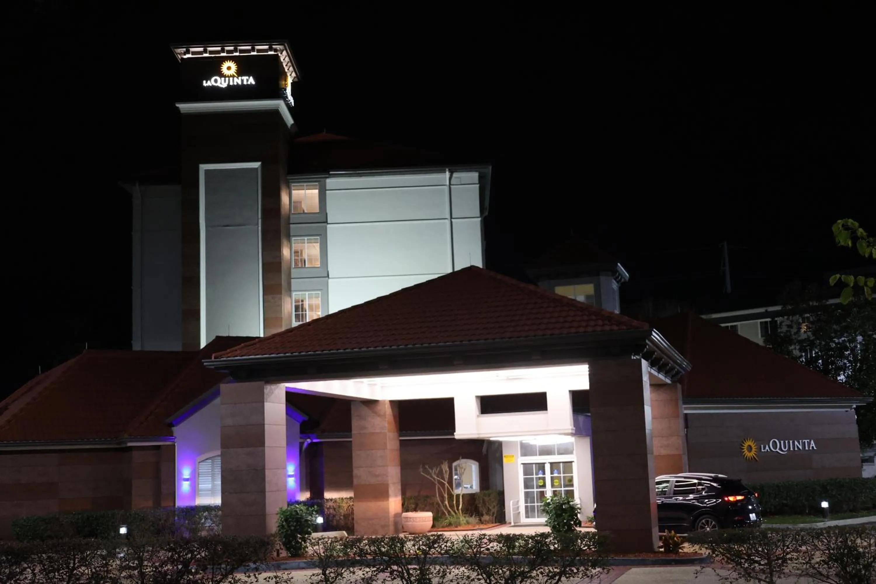 Property building in La Quinta Inn and Suites by Wyndham, Ocala