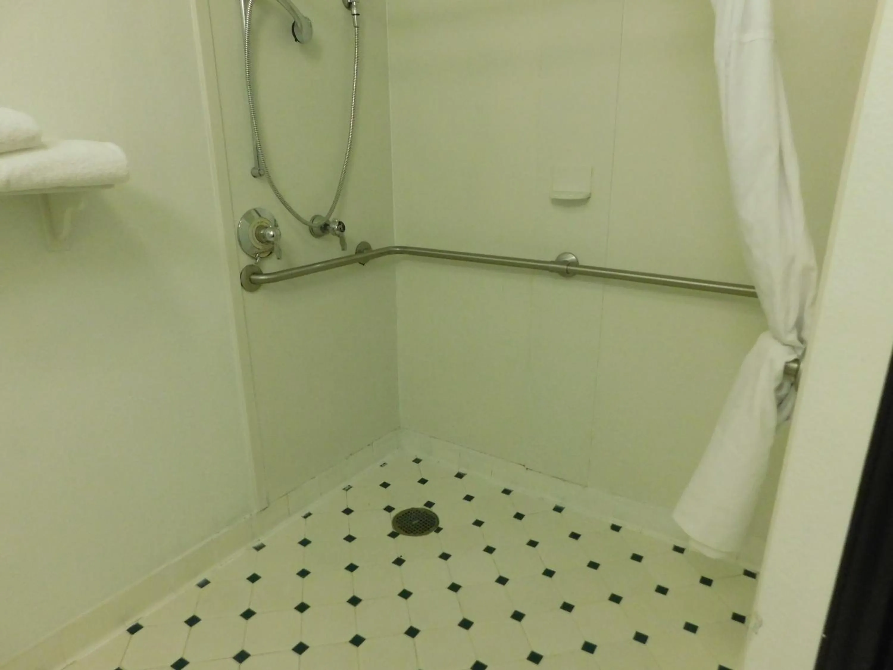 Shower in La Quinta by Wyndham Winston-Salem