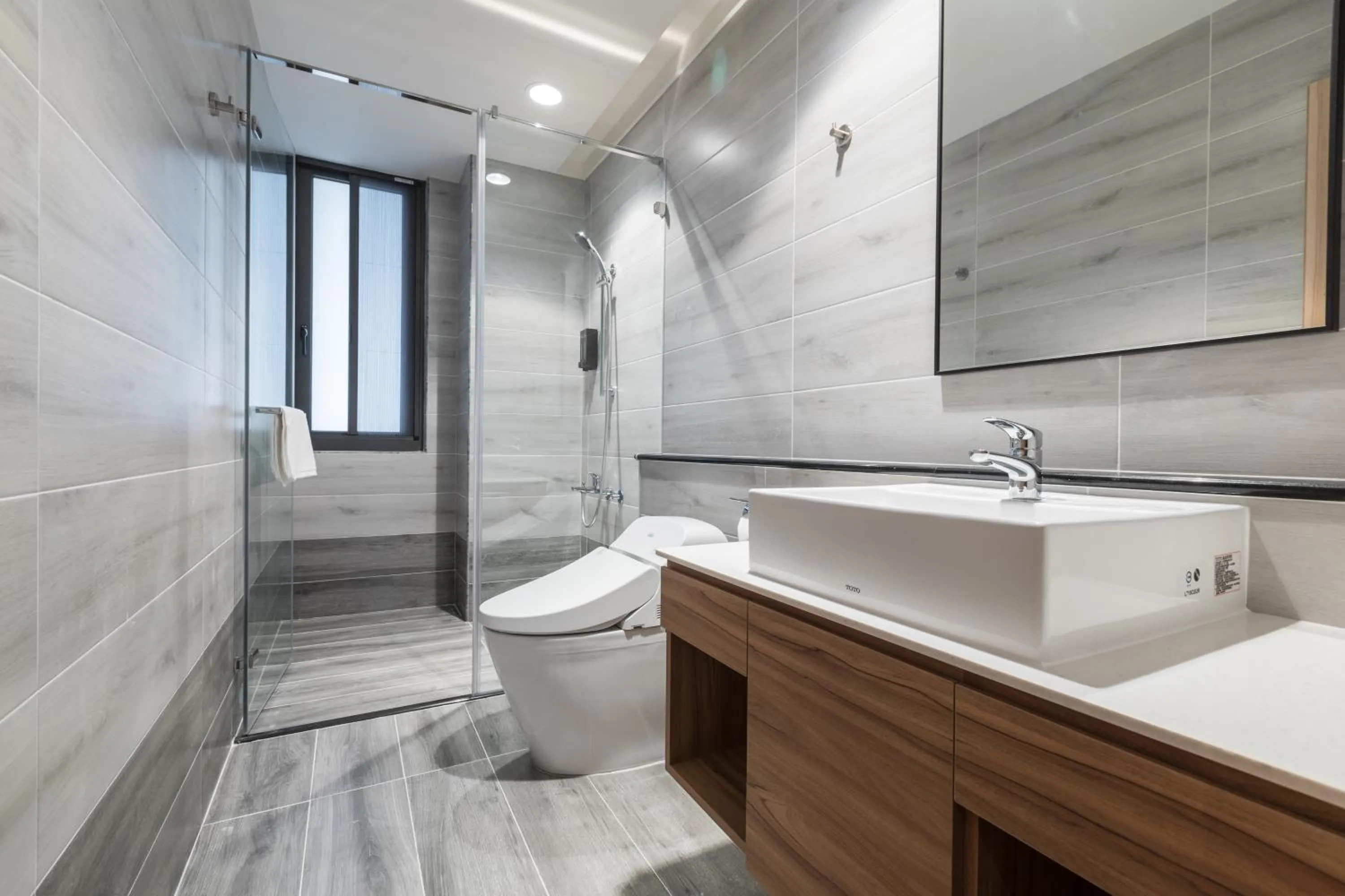 Shower in Grange Inn