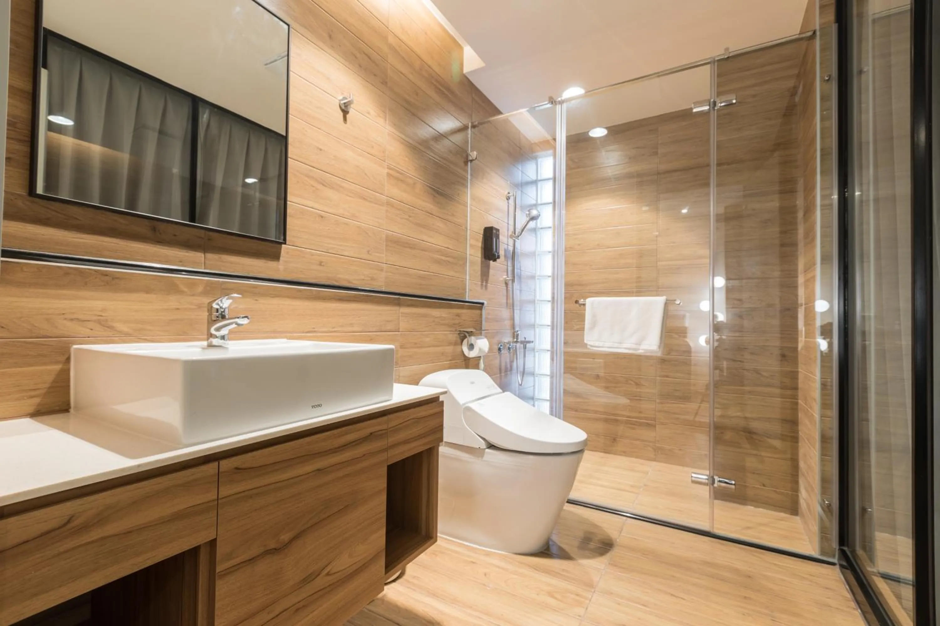 Shower in Grange Inn