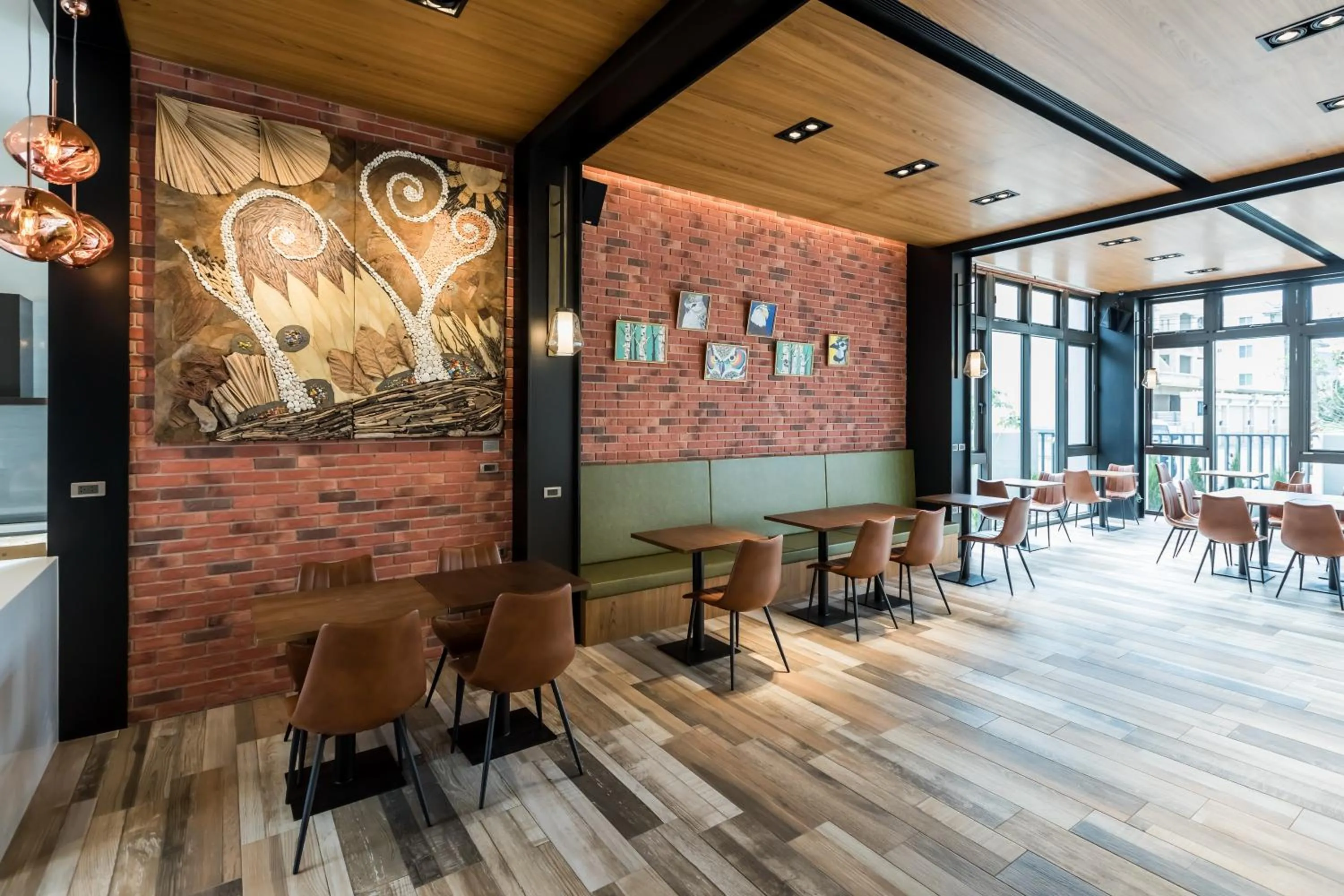 Restaurant/places to eat in Grange Inn