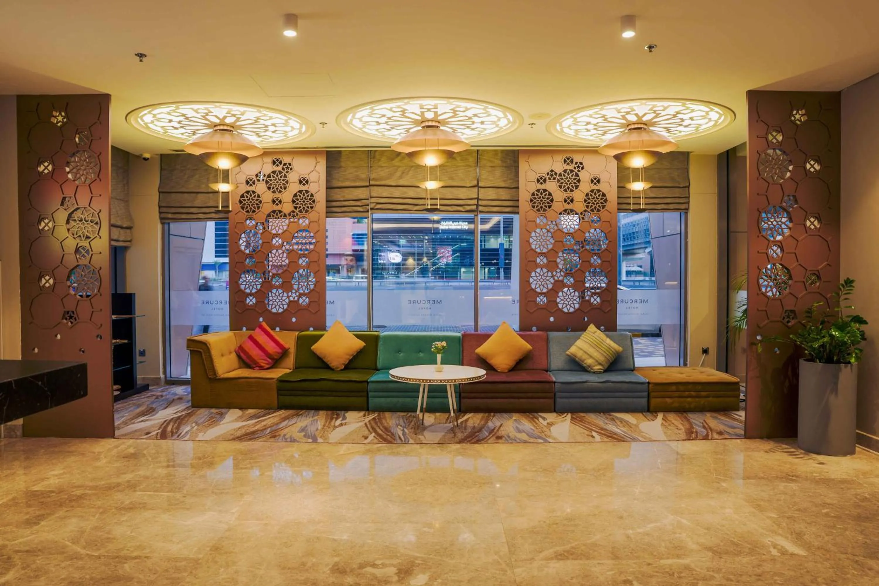 Lobby or reception in Mercure Dubai Barsha Heights Hotel Suites And Apartments
