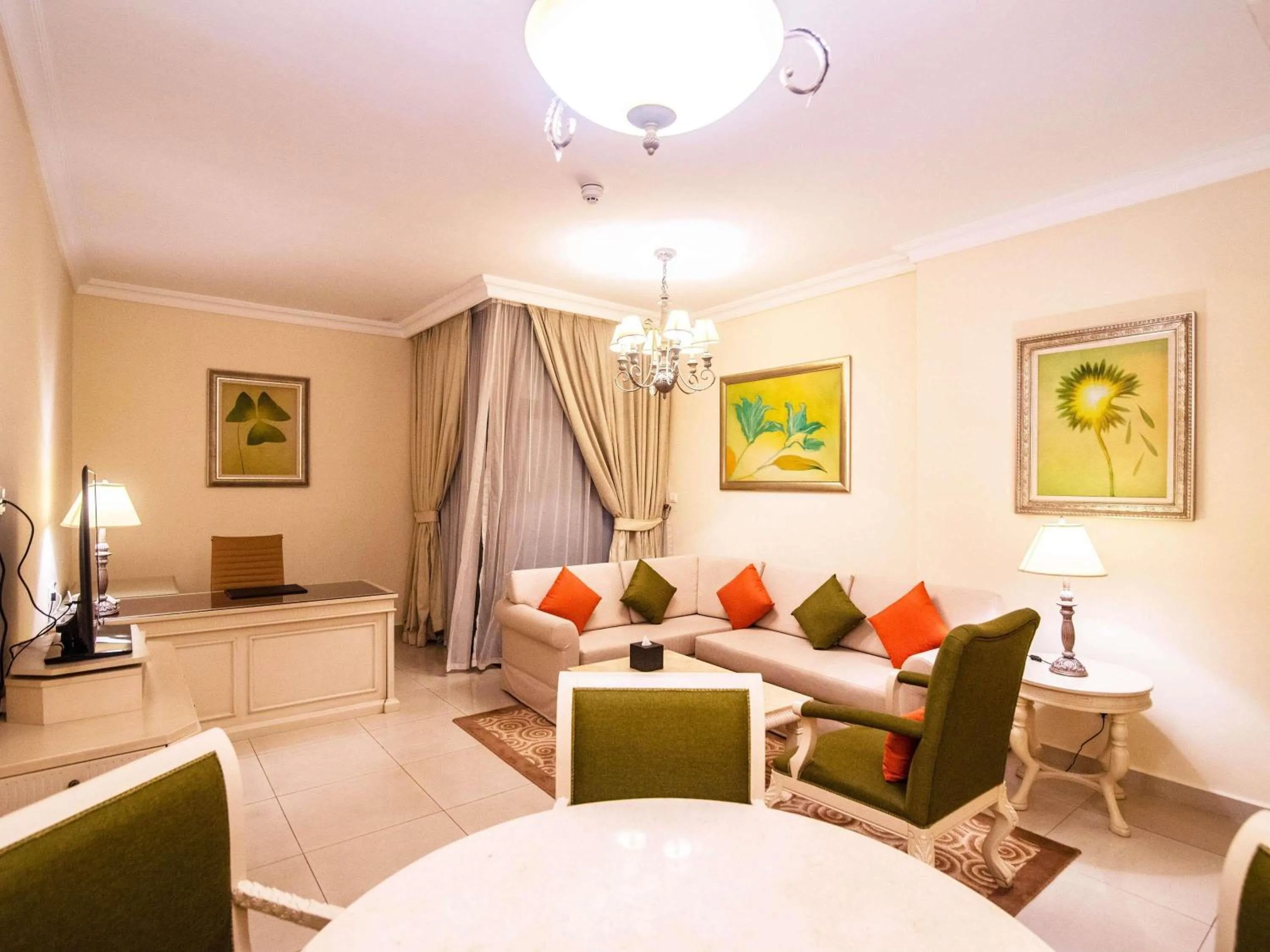 Bedroom in Mercure Dubai Barsha Heights Hotel Suites And Apartments