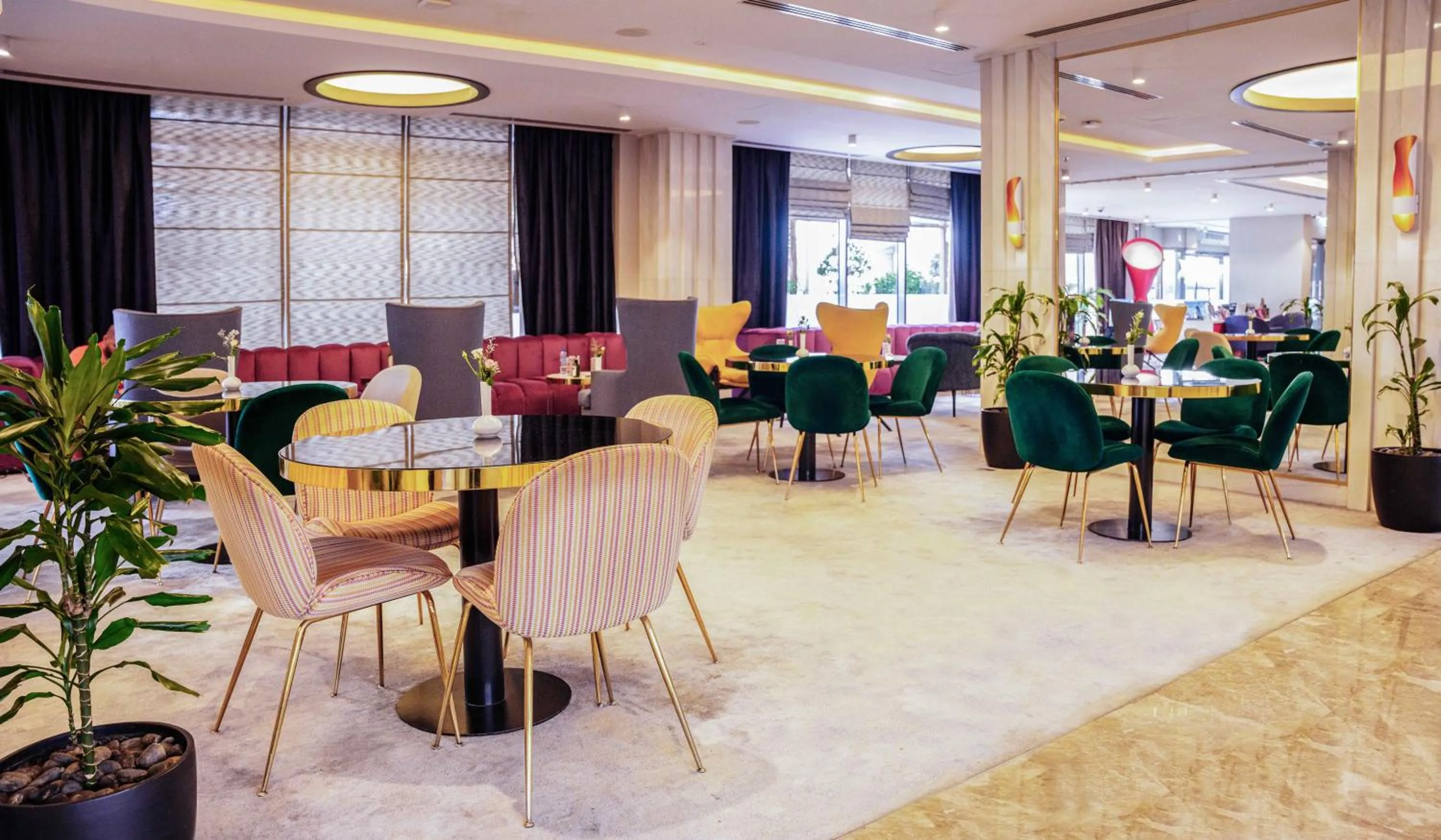 Lobby or reception in Mercure Dubai Barsha Heights Hotel Suites And Apartments