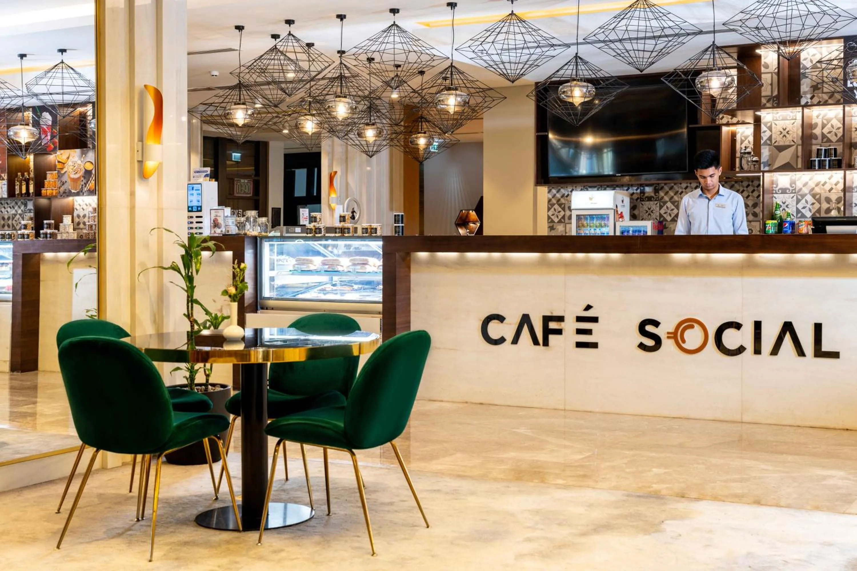 Restaurant/places to eat in Mercure Dubai Barsha Heights Hotel Suites And Apartments