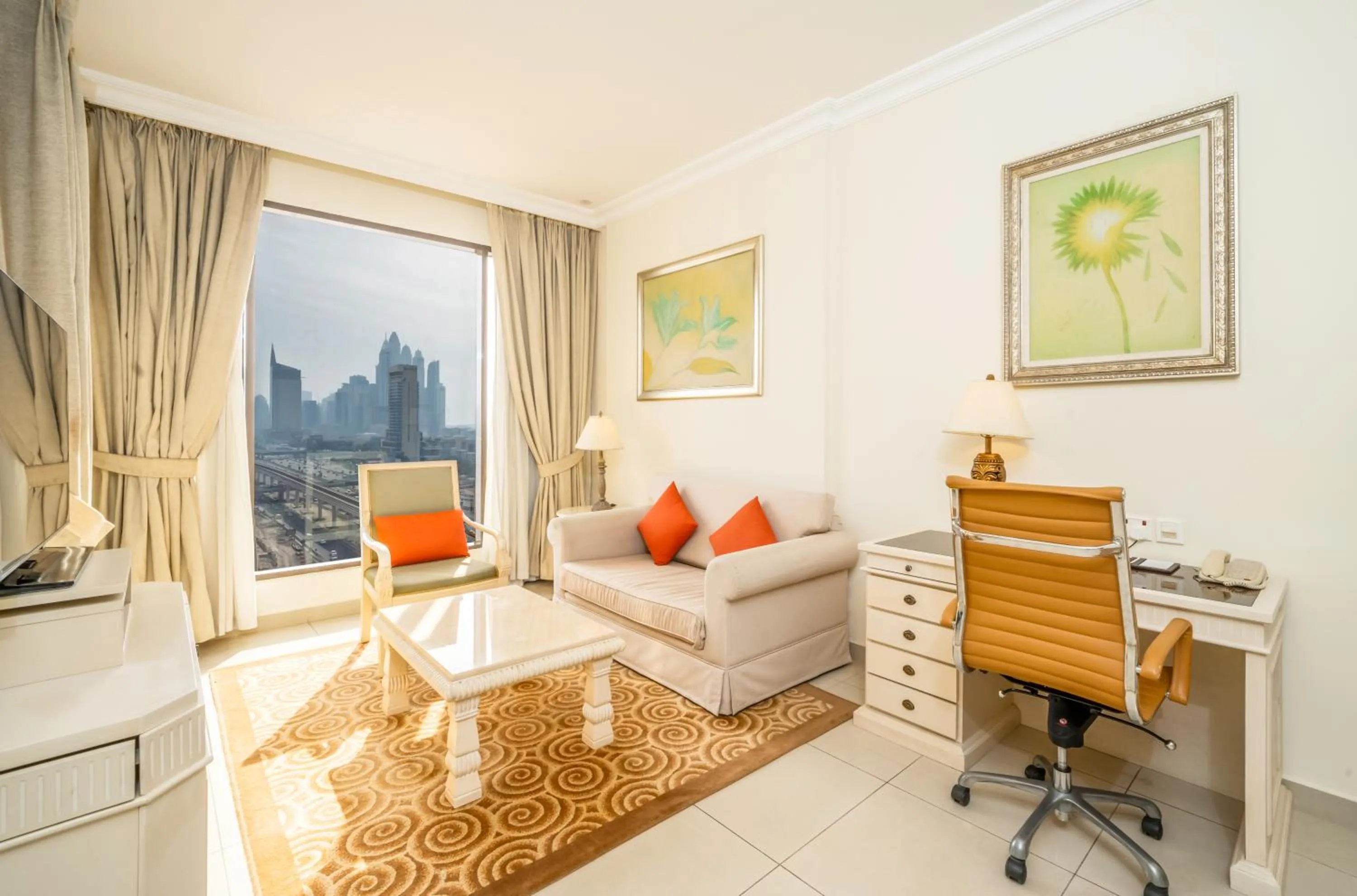 Living room in Mercure Dubai Barsha Heights Hotel Suites And Apartments