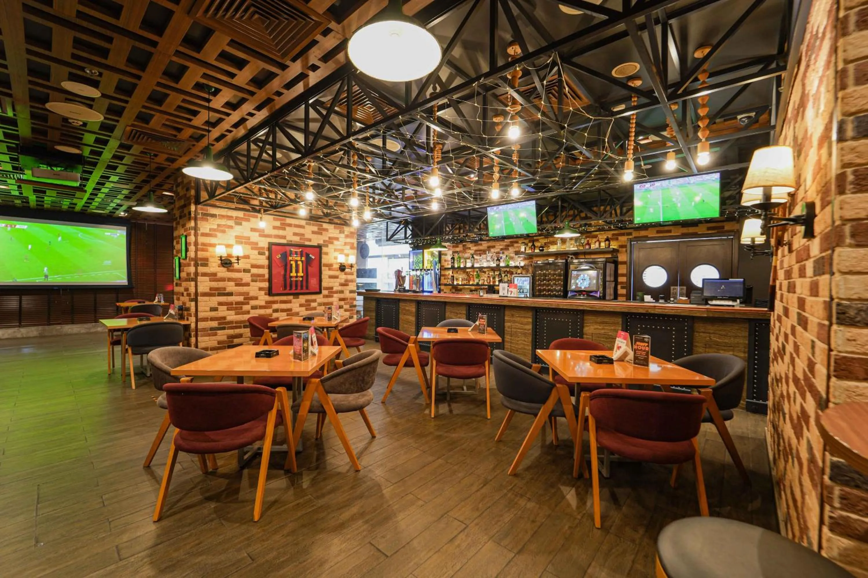 Lounge or bar in Mercure Dubai Barsha Heights Hotel Suites And Apartments