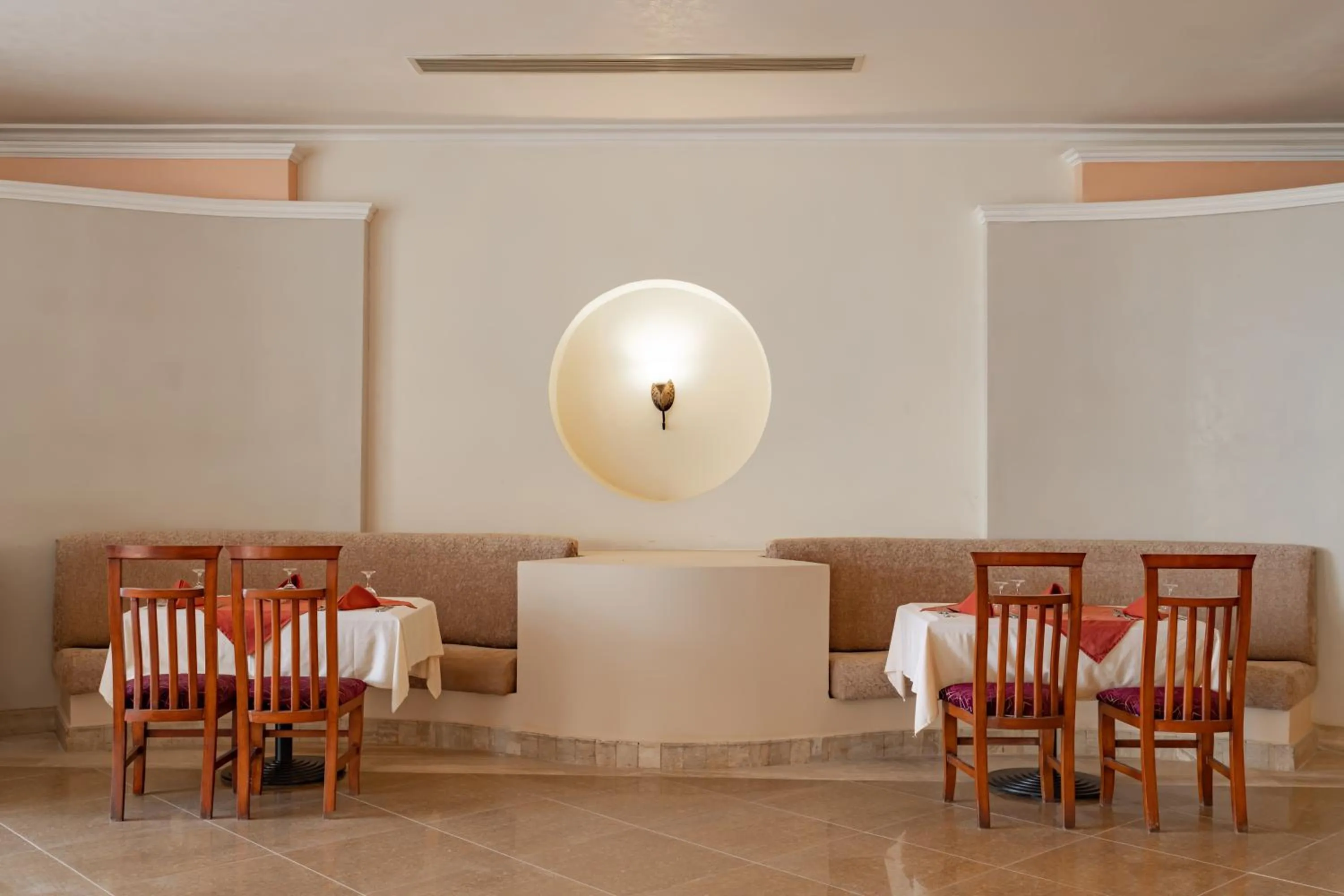 Dining area in Coral Hills Resort & SPA